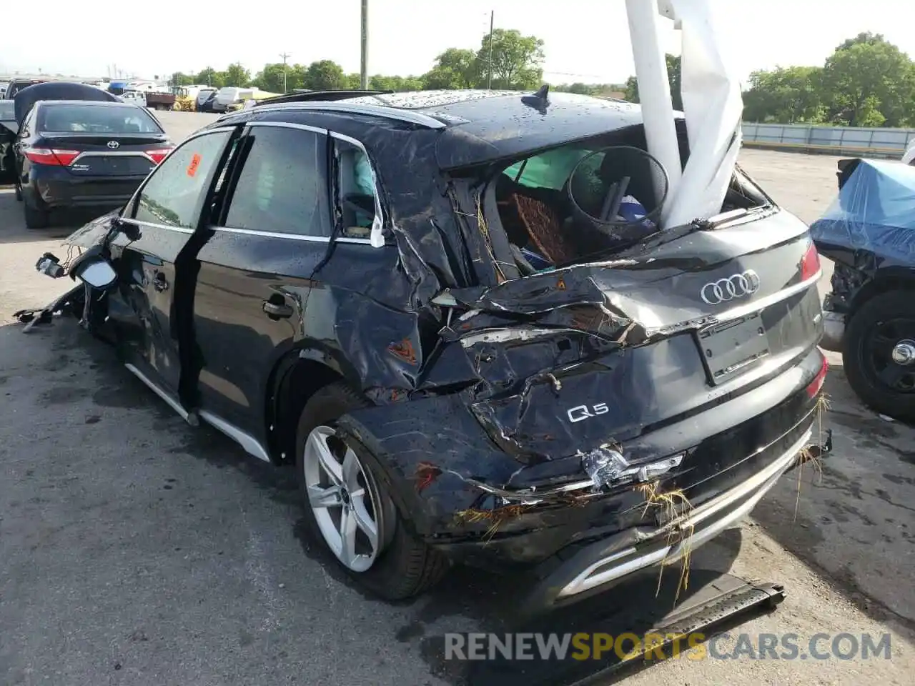 3 Photograph of a damaged car WA1AAAFY4M2136429 AUDI Q5 2021