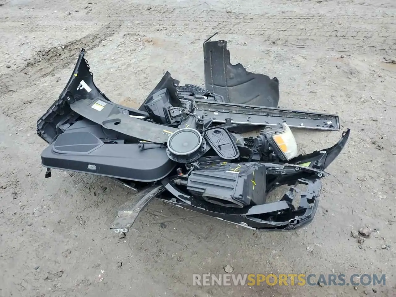 12 Photograph of a damaged car WA1AAAFY5M2004974 AUDI Q5 2021
