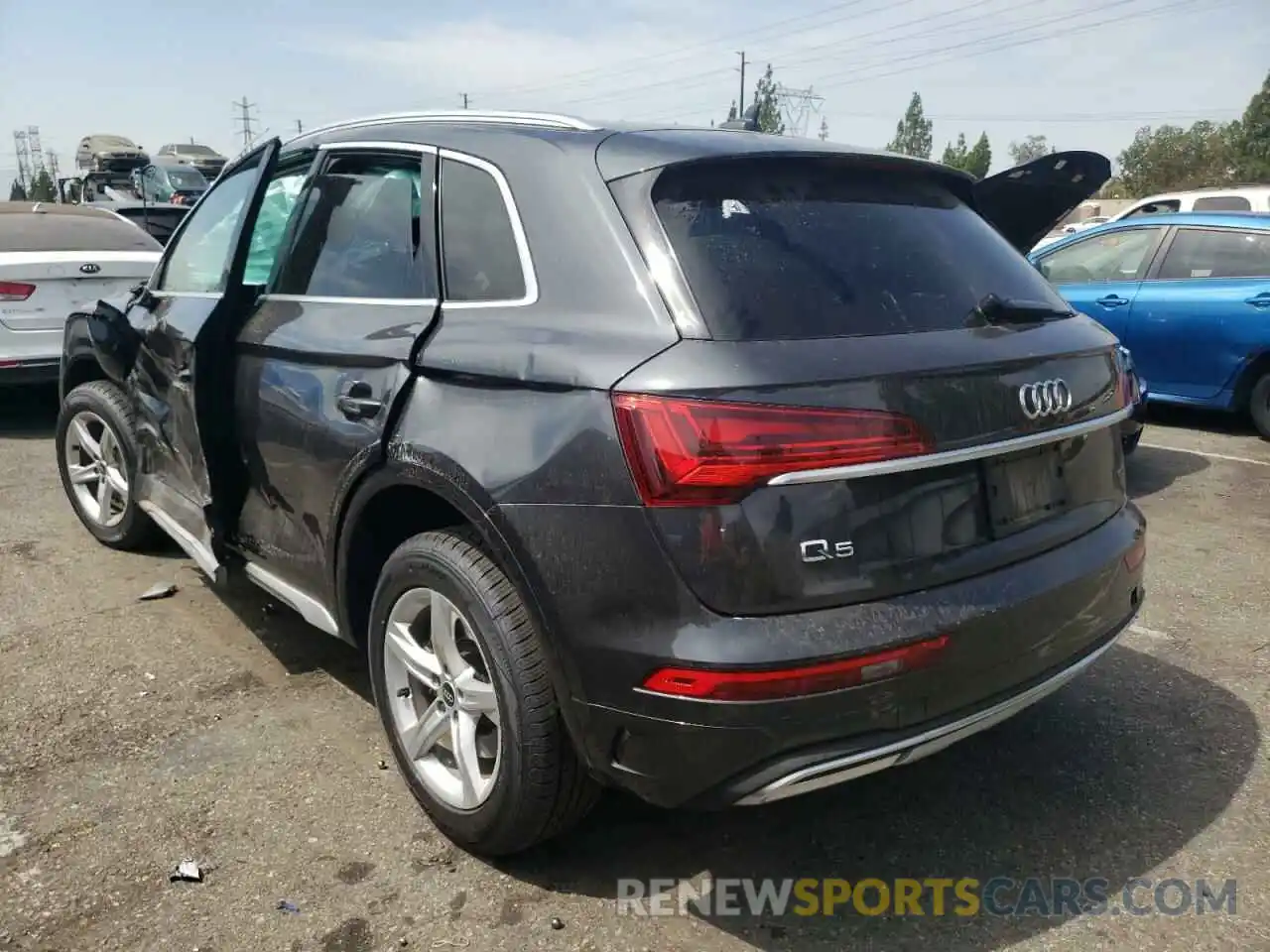 3 Photograph of a damaged car WA1AAAFY5M2005011 AUDI Q5 2021