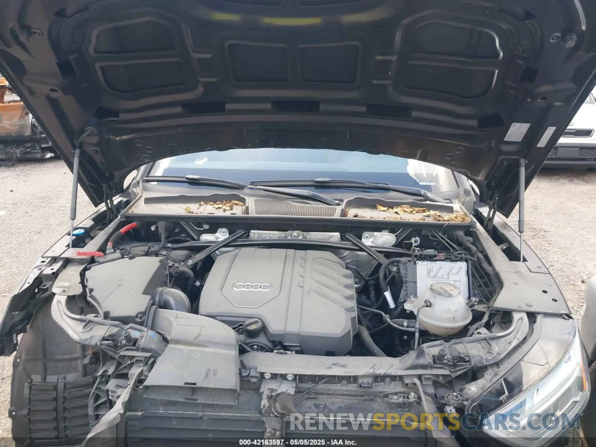 10 Photograph of a damaged car WA1AAAFY5M2087242 AUDI Q5 2021