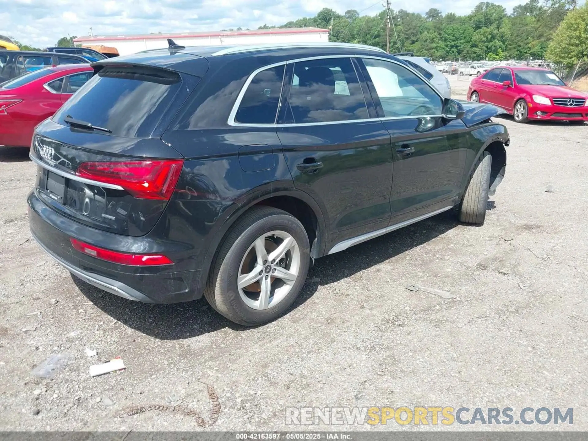 4 Photograph of a damaged car WA1AAAFY5M2087242 AUDI Q5 2021