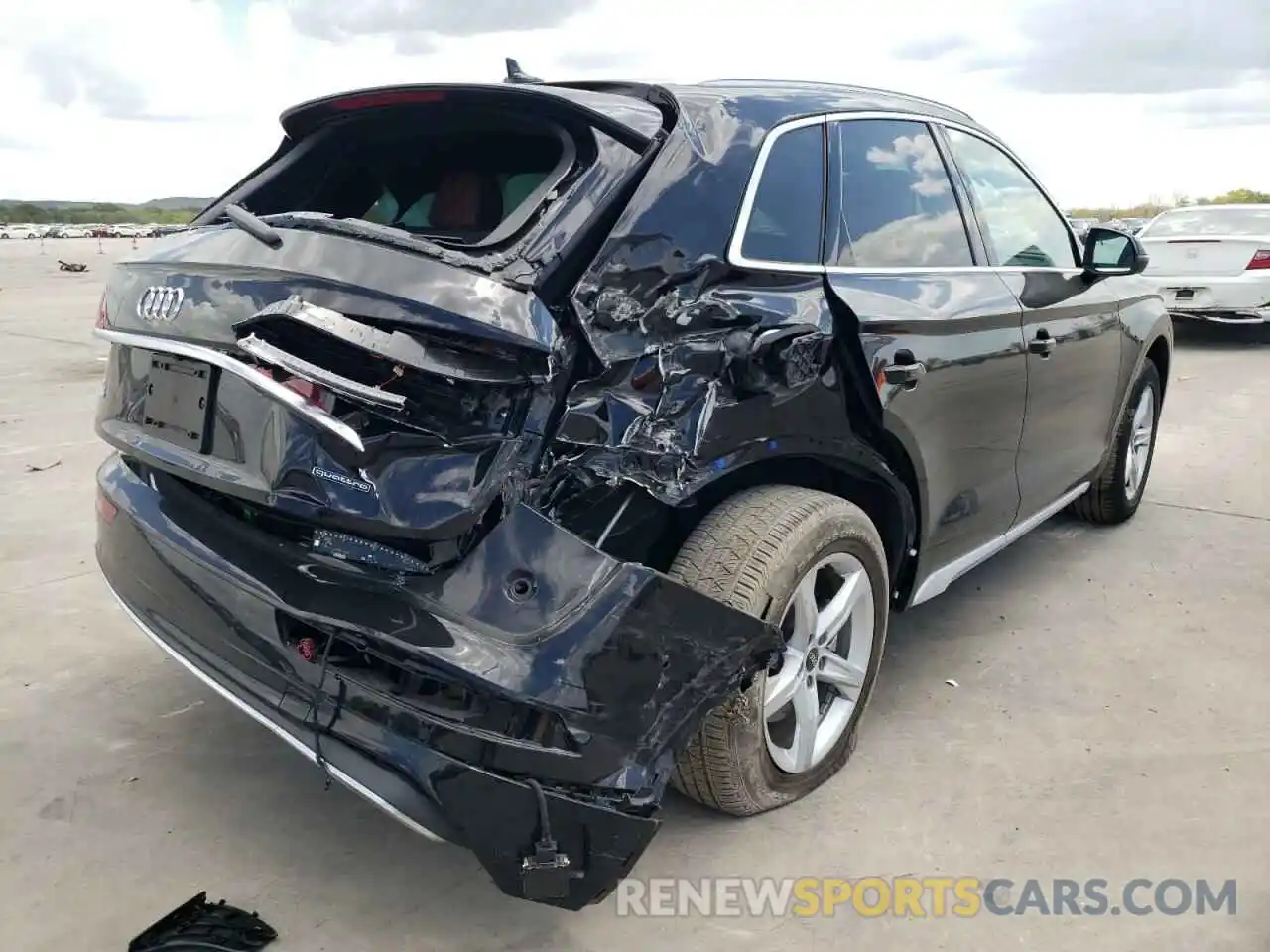 4 Photograph of a damaged car WA1AAAFY5M2099195 AUDI Q5 2021