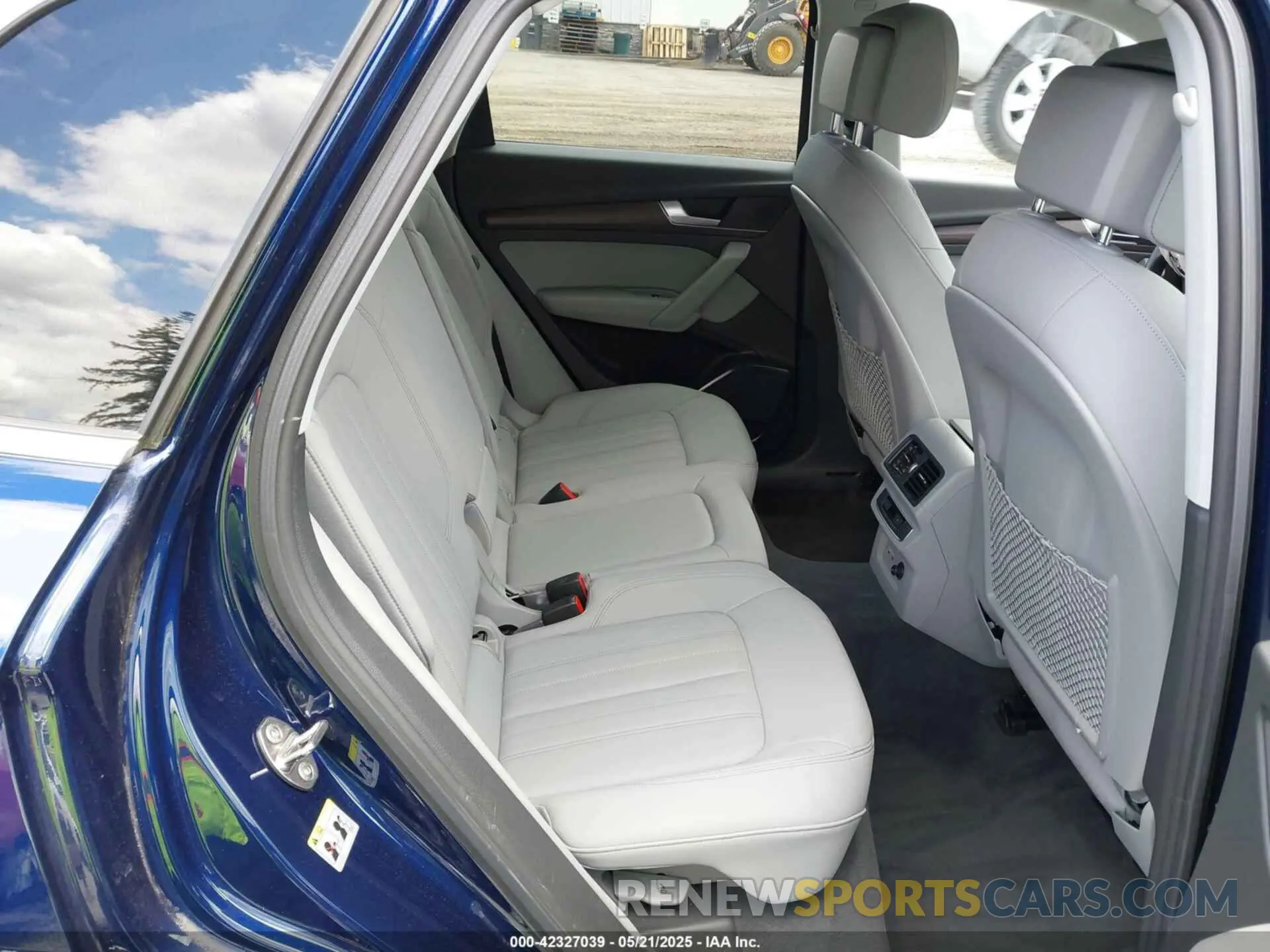 8 Photograph of a damaged car WA1AAAFY6M2023257 AUDI Q5 2021