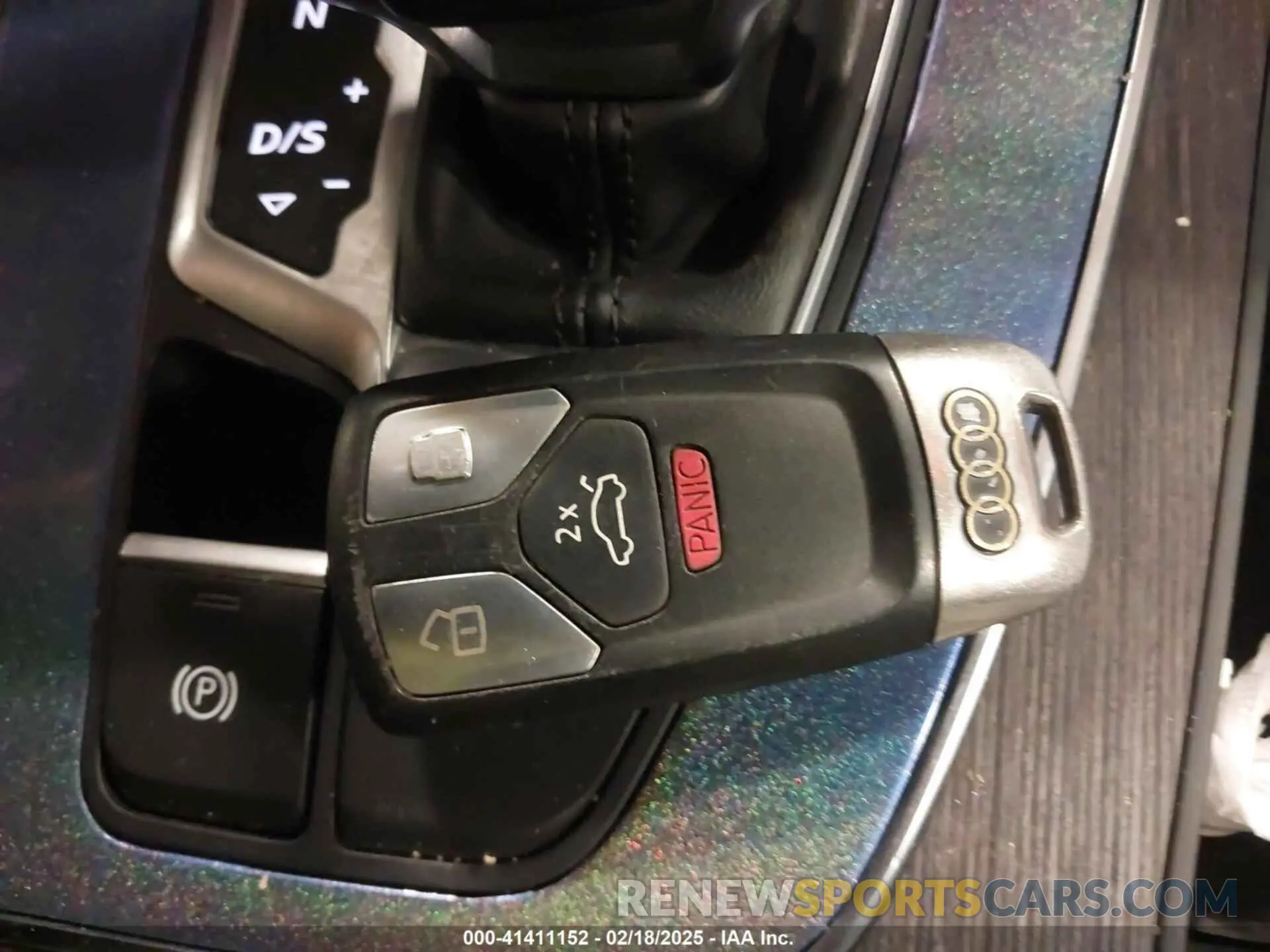 11 Photograph of a damaged car WA1AAAFY6M2053391 AUDI Q5 2021