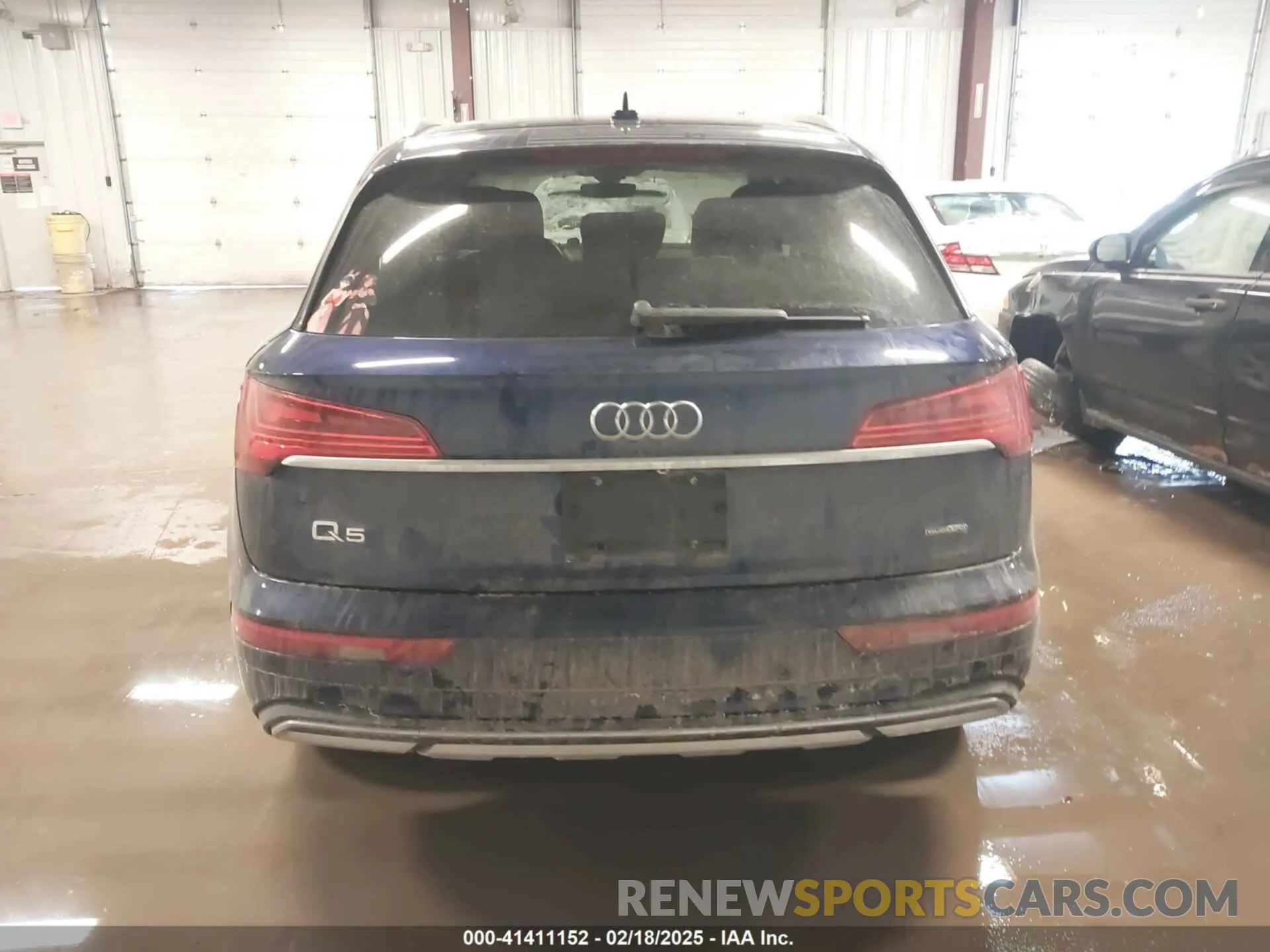 16 Photograph of a damaged car WA1AAAFY6M2053391 AUDI Q5 2021