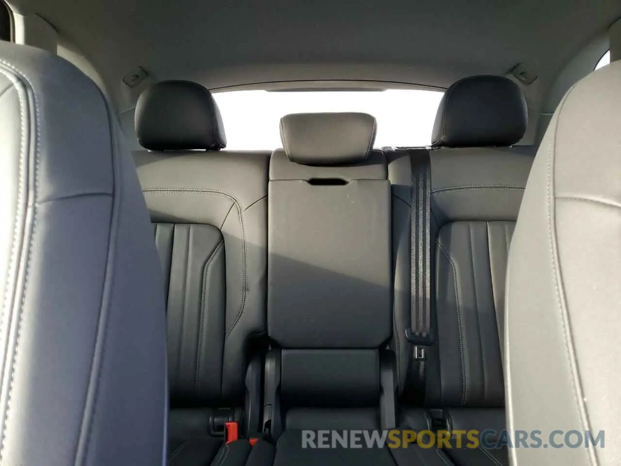 10 Photograph of a damaged car WA1AAAFY6M2111385 AUDI Q5 2021