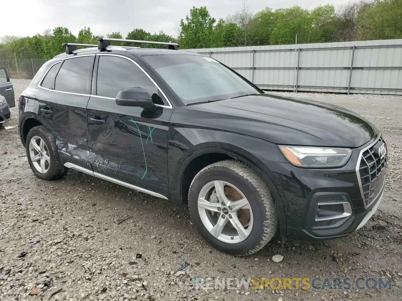 4 Photograph of a damaged car WA1AAAFY6M2117414 AUDI Q5 2021