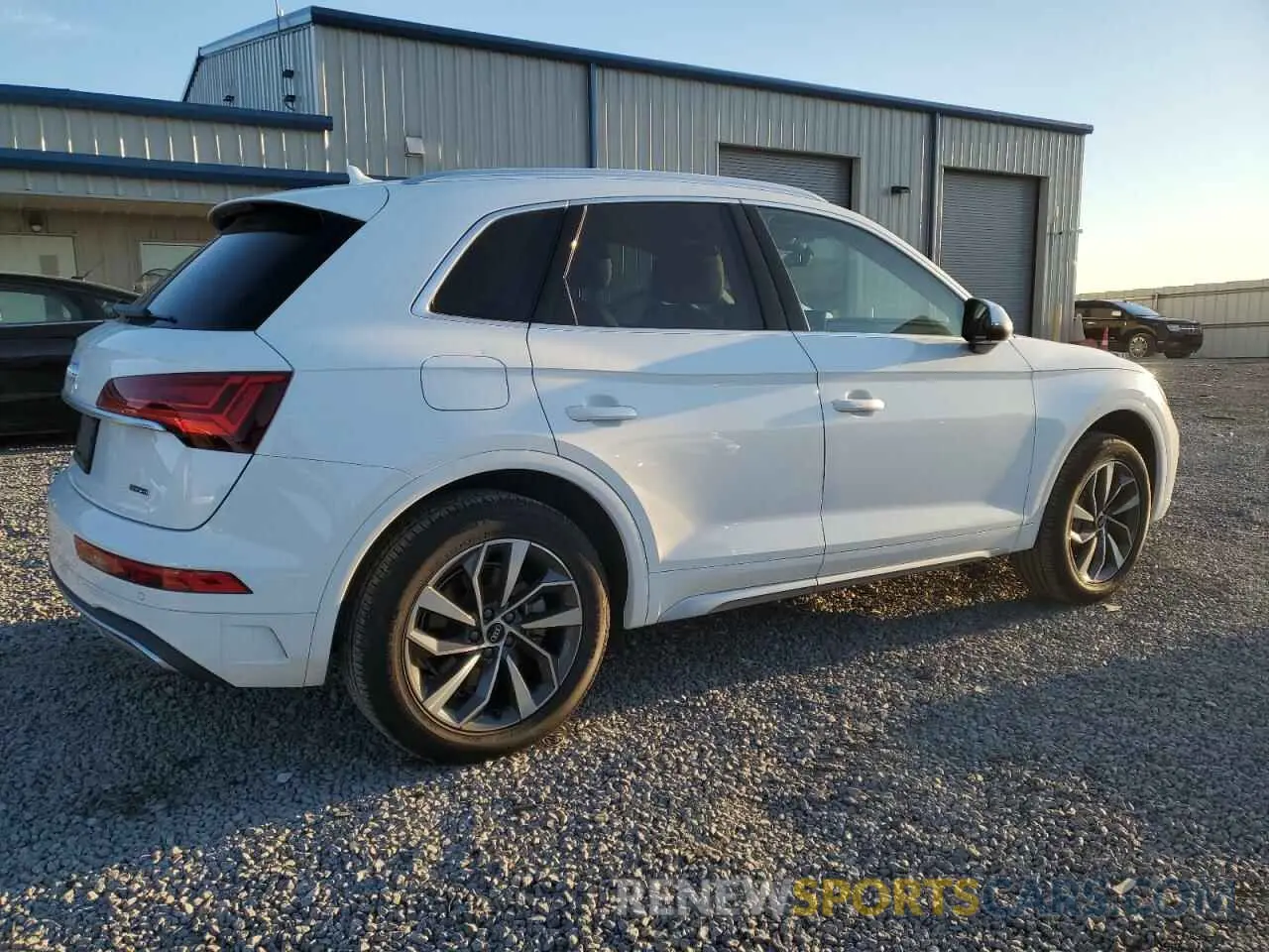 3 Photograph of a damaged car WA1AAAFY7M2003647 AUDI Q5 2021