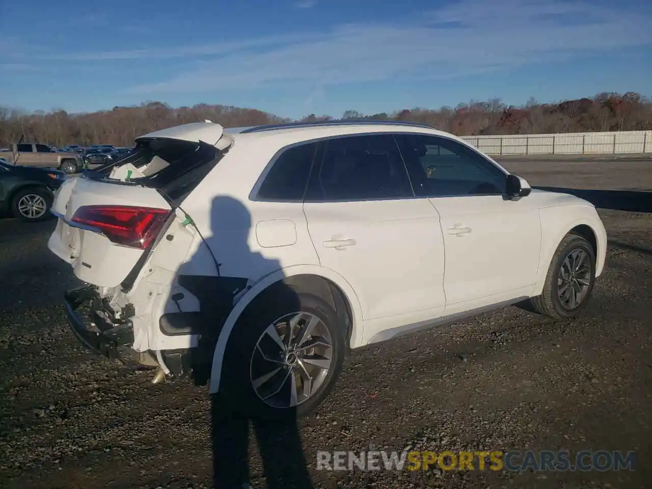 3 Photograph of a damaged car WA1AAAFY7M2006595 AUDI Q5 2021