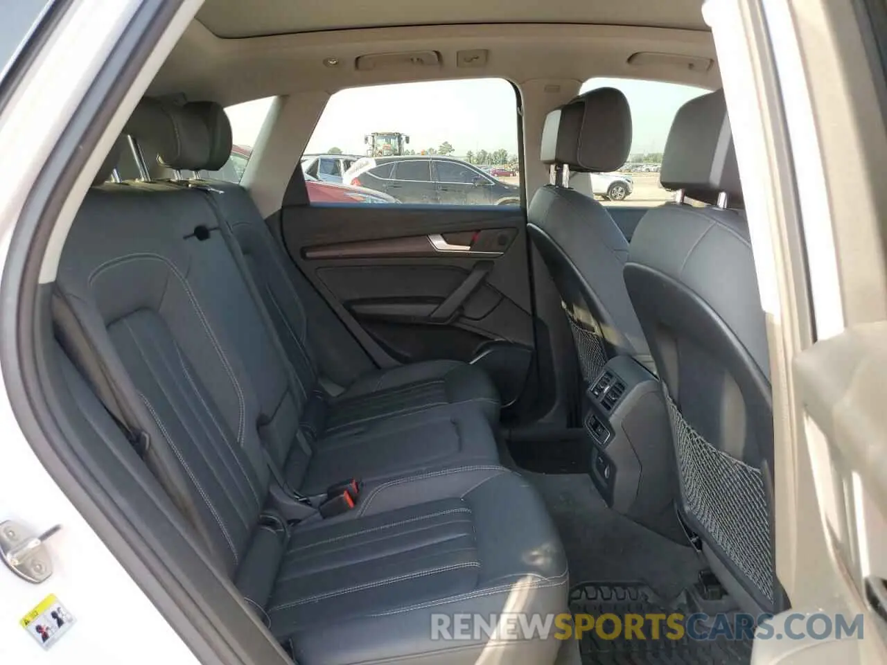 11 Photograph of a damaged car WA1AAAFY7M2014289 AUDI Q5 2021