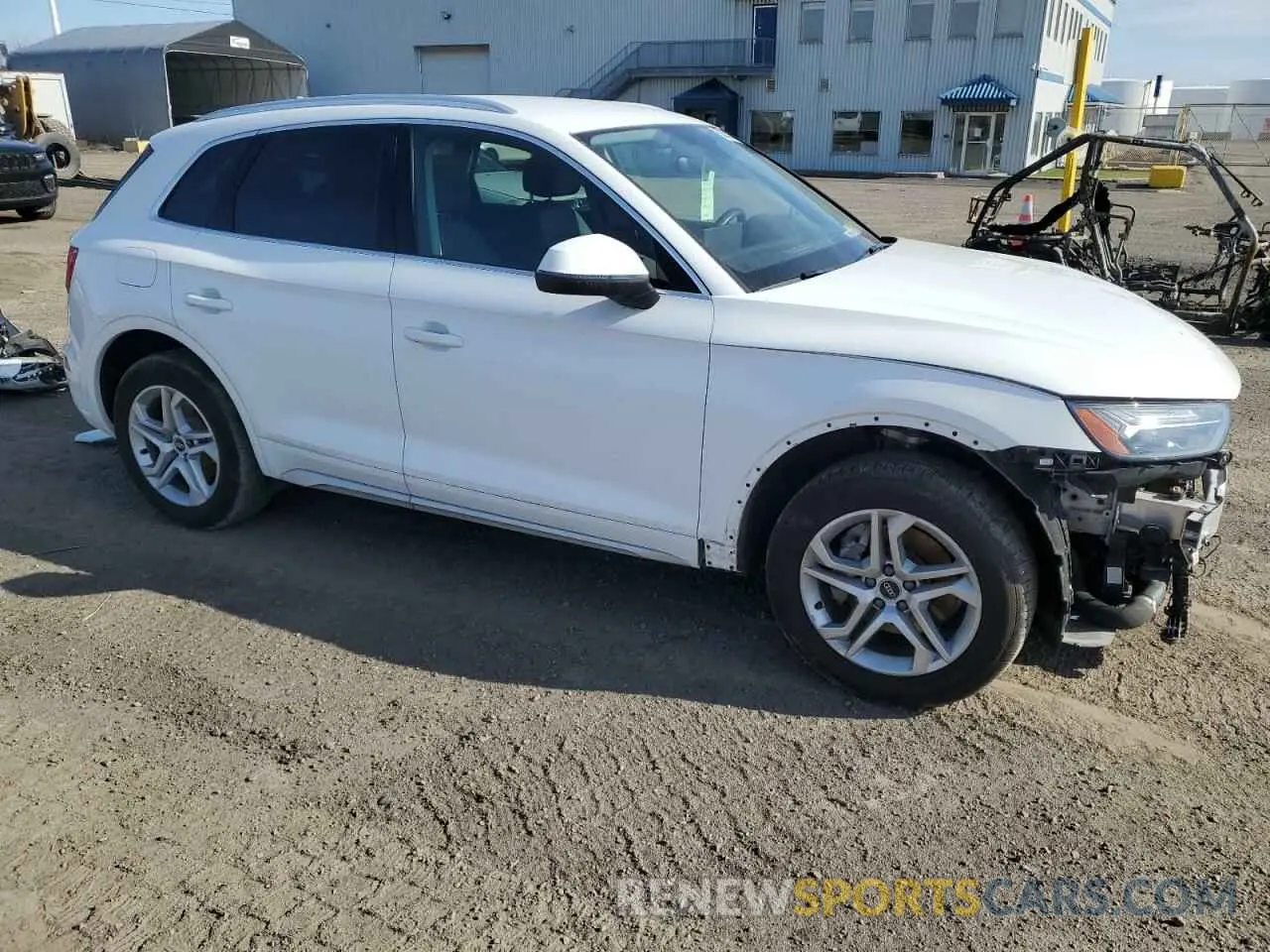 4 Photograph of a damaged car WA1AAAFY7M2097397 AUDI Q5 2021