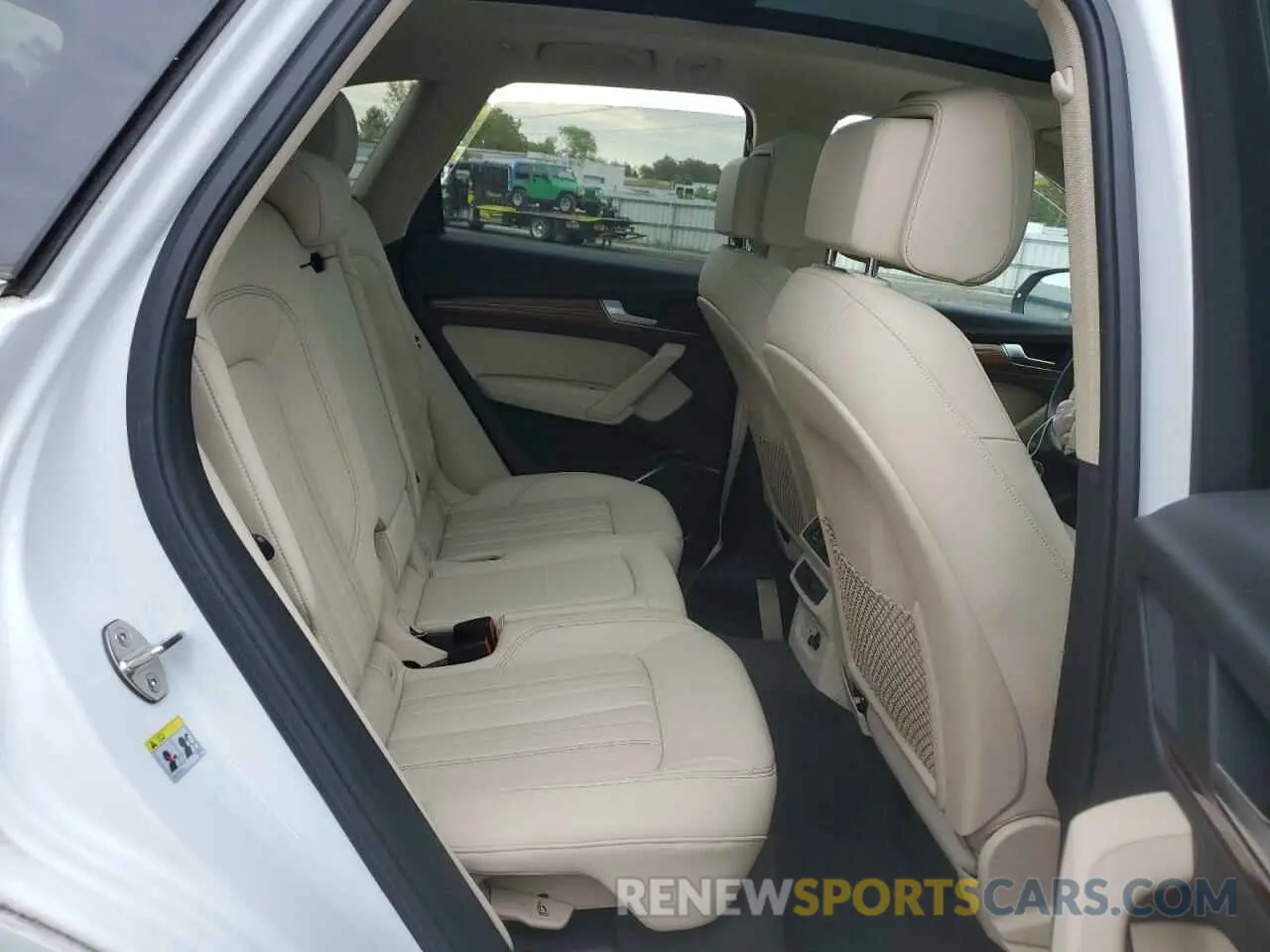 11 Photograph of a damaged car WA1AAAFY7M2132777 AUDI Q5 2021