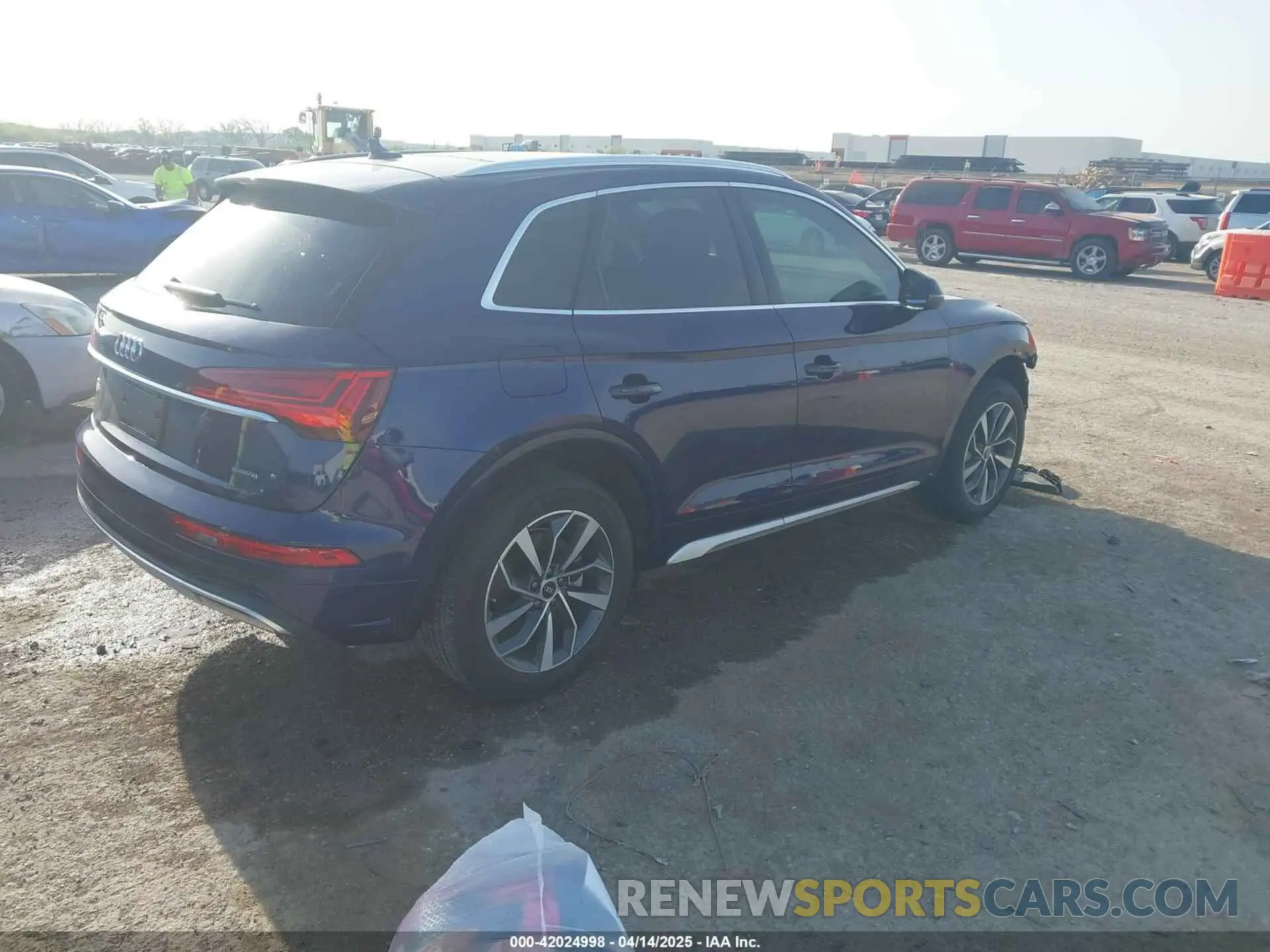 4 Photograph of a damaged car WA1AAAFY8M2074985 AUDI Q5 2021