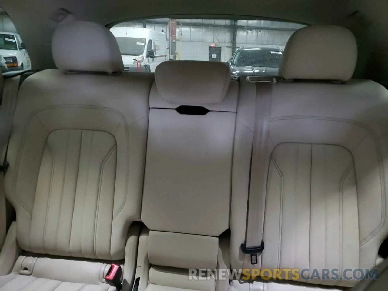 10 Photograph of a damaged car WA1AAAFY8M2075490 AUDI Q5 2021
