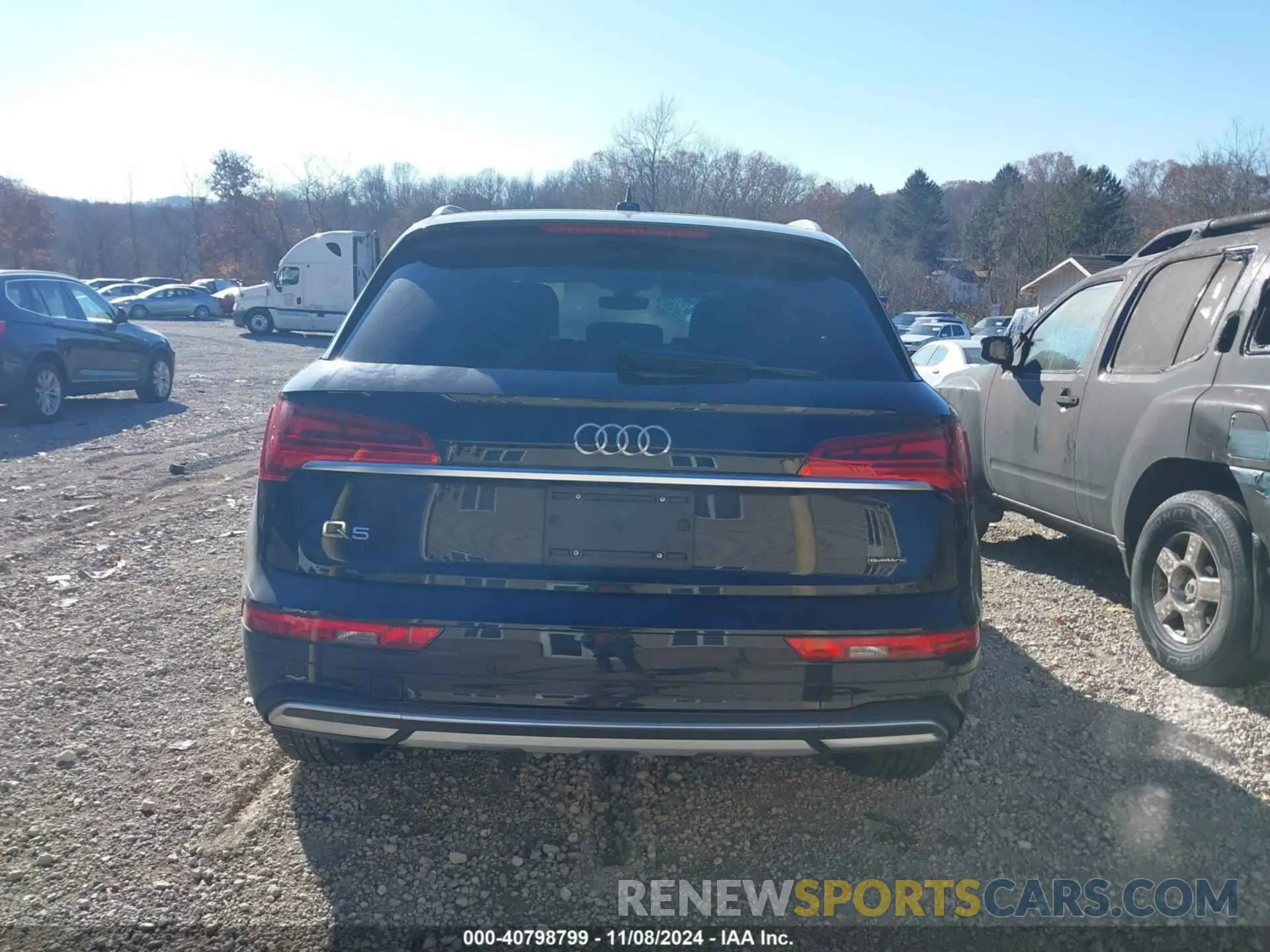 17 Photograph of a damaged car WA1AAAFY9M2008378 AUDI Q5 2021
