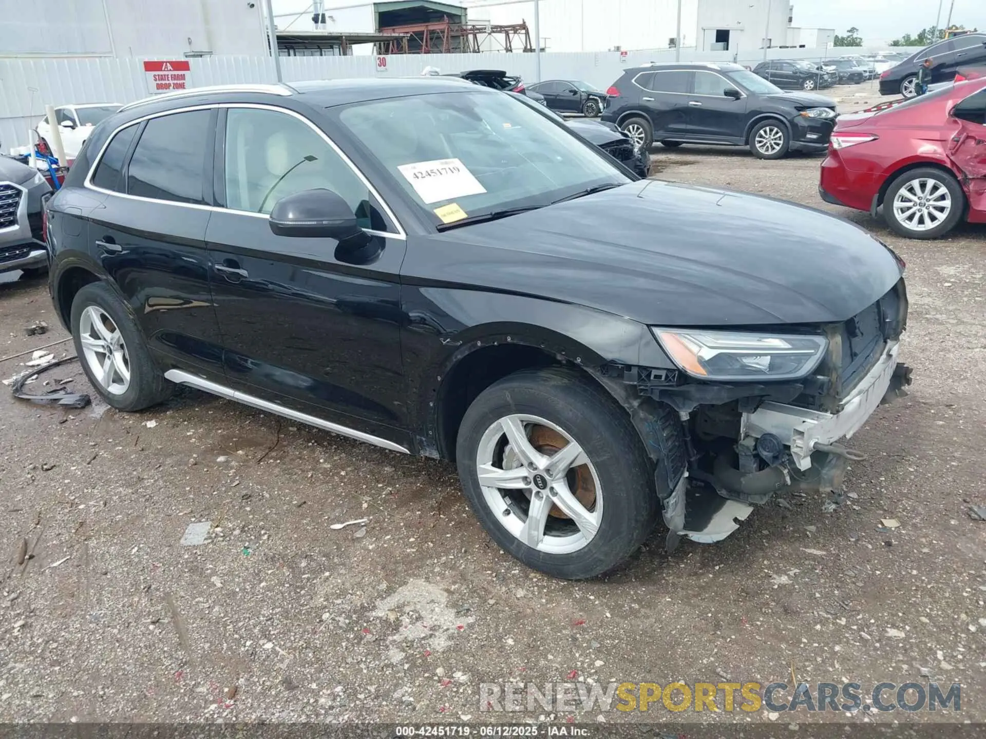 1 Photograph of a damaged car WA1AAAFYXM2004808 AUDI Q5 2021