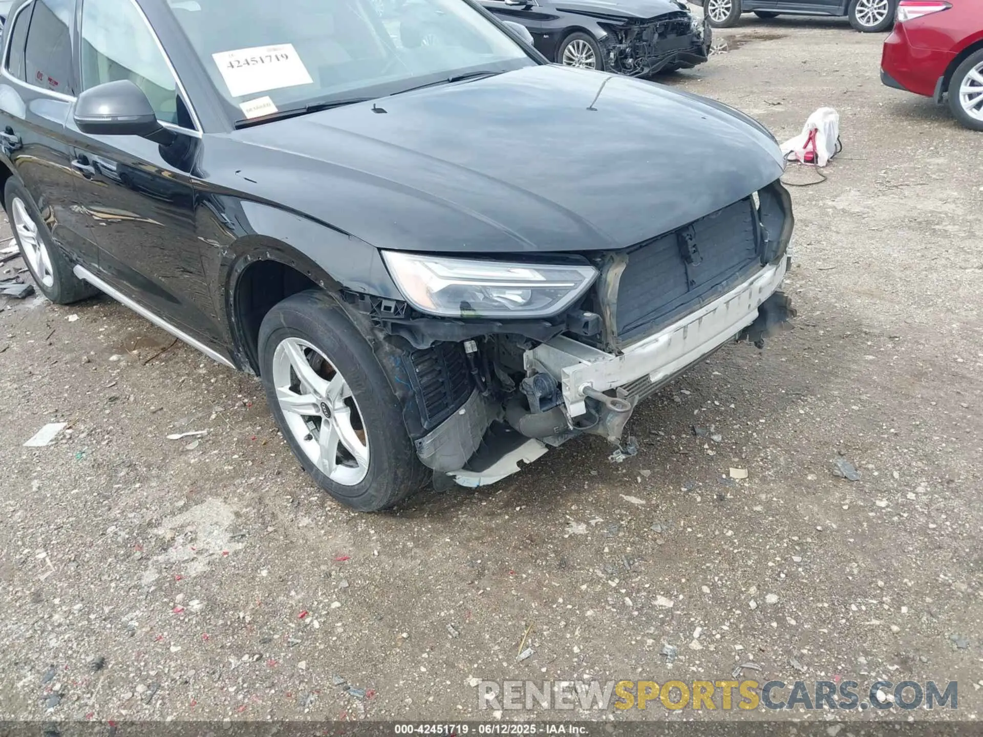 18 Photograph of a damaged car WA1AAAFYXM2004808 AUDI Q5 2021