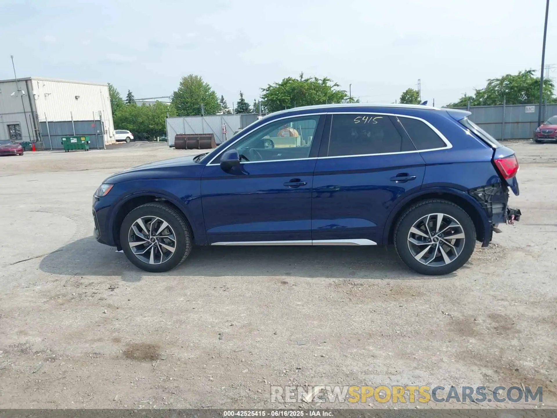 15 Photograph of a damaged car WA1AAAFYXM2010852 AUDI Q5 2021