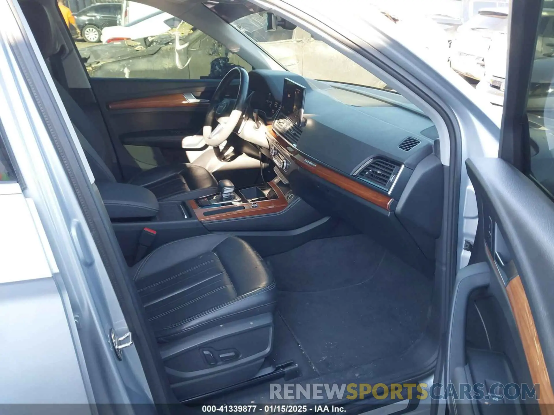 5 Photograph of a damaged car WA1BAAFY0M2013652 AUDI Q5 2021