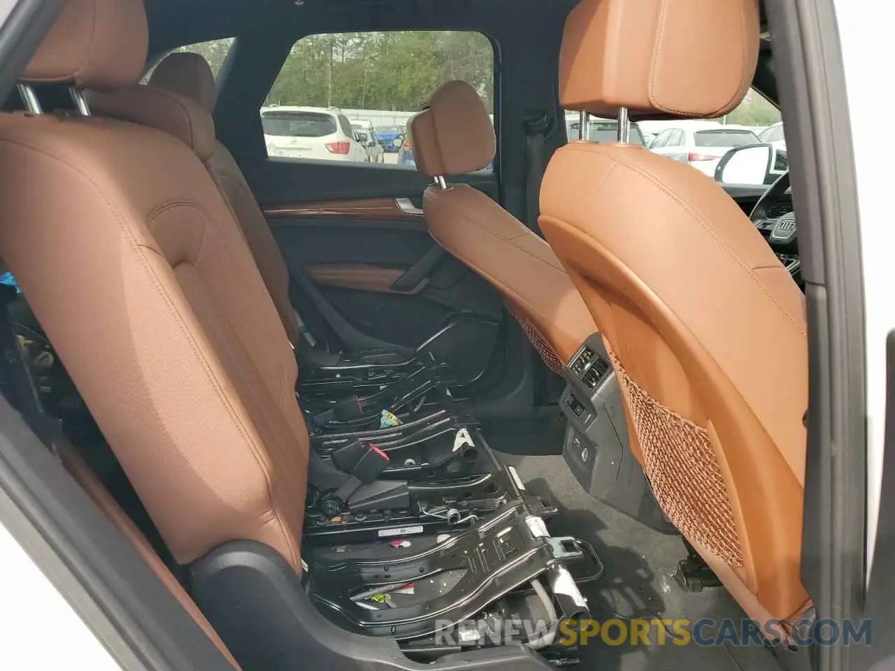 10 Photograph of a damaged car WA1BAAFY0M2016664 AUDI Q5 2021
