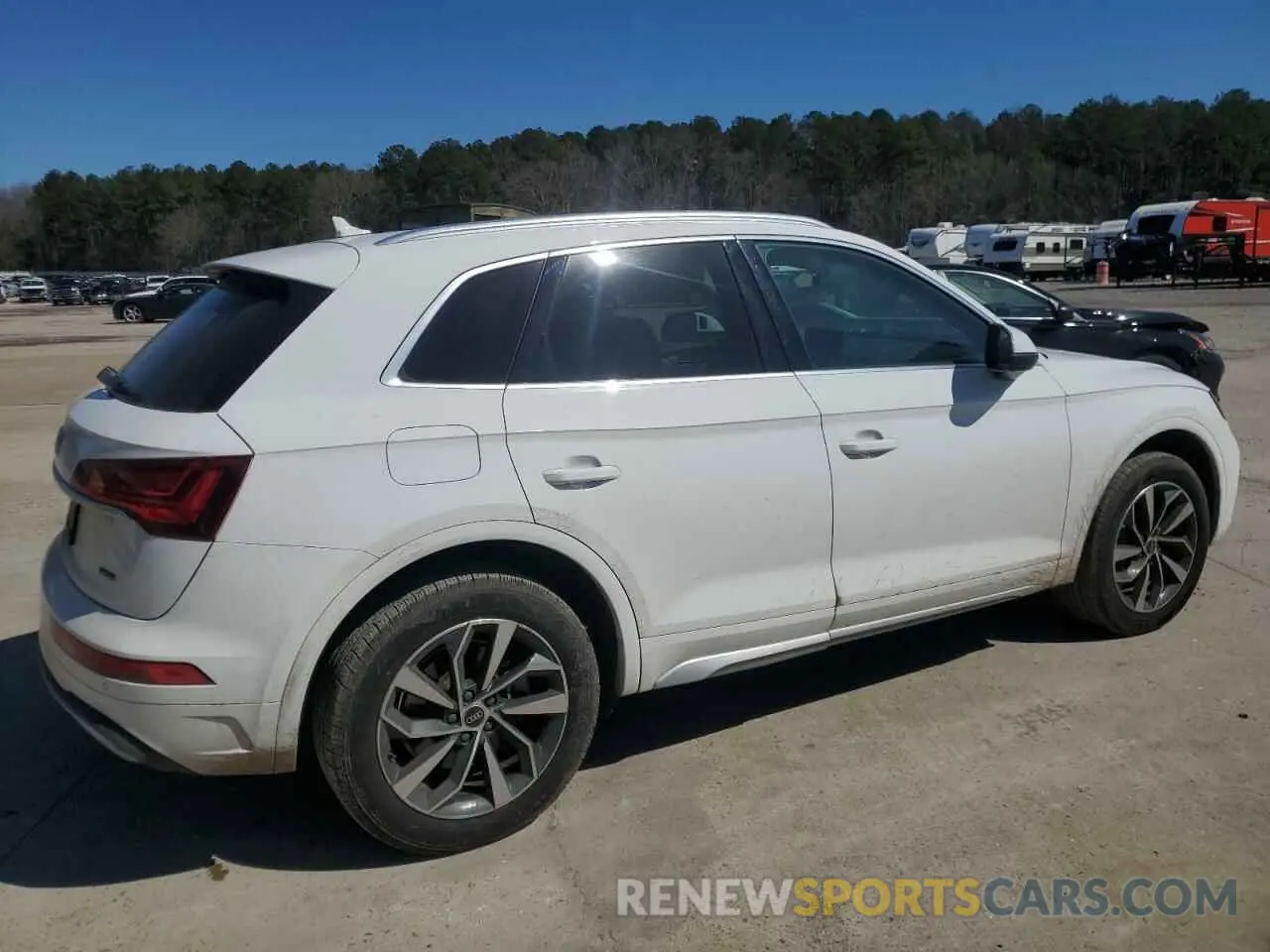 3 Photograph of a damaged car WA1BAAFY0M2018706 AUDI Q5 2021