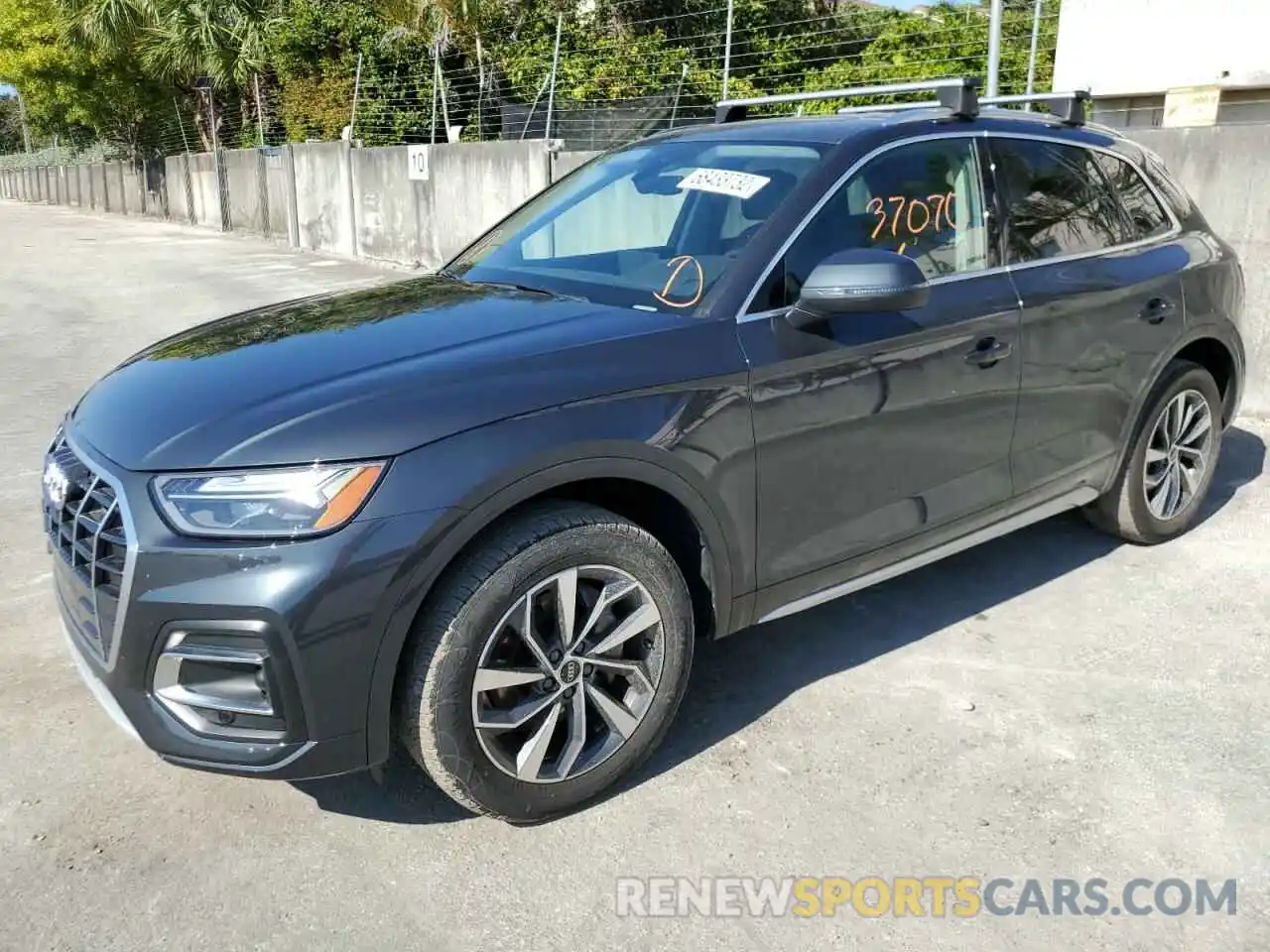 1 Photograph of a damaged car WA1BAAFY0M2052628 AUDI Q5 2021