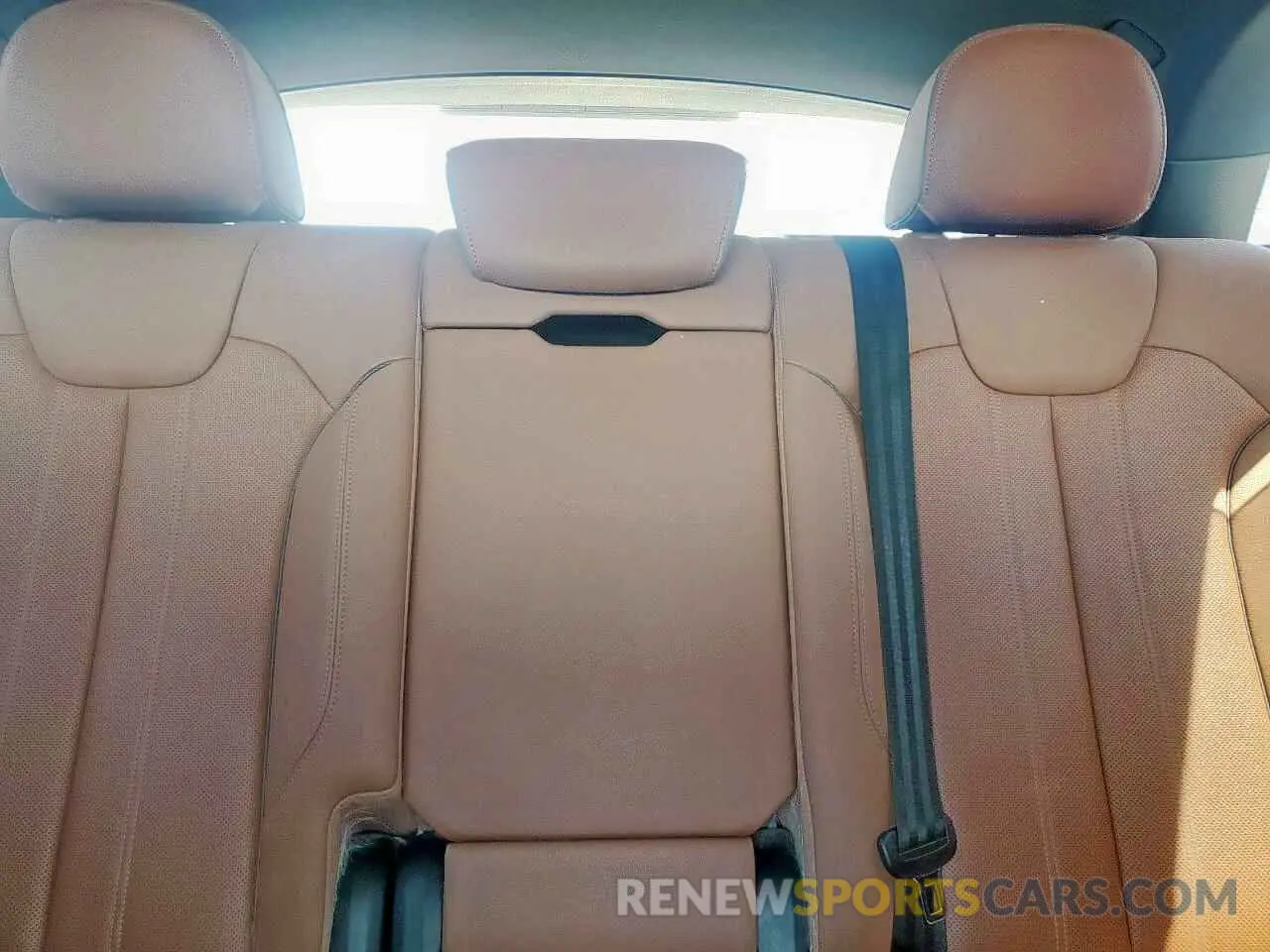 10 Photograph of a damaged car WA1BAAFY0M2055853 AUDI Q5 2021