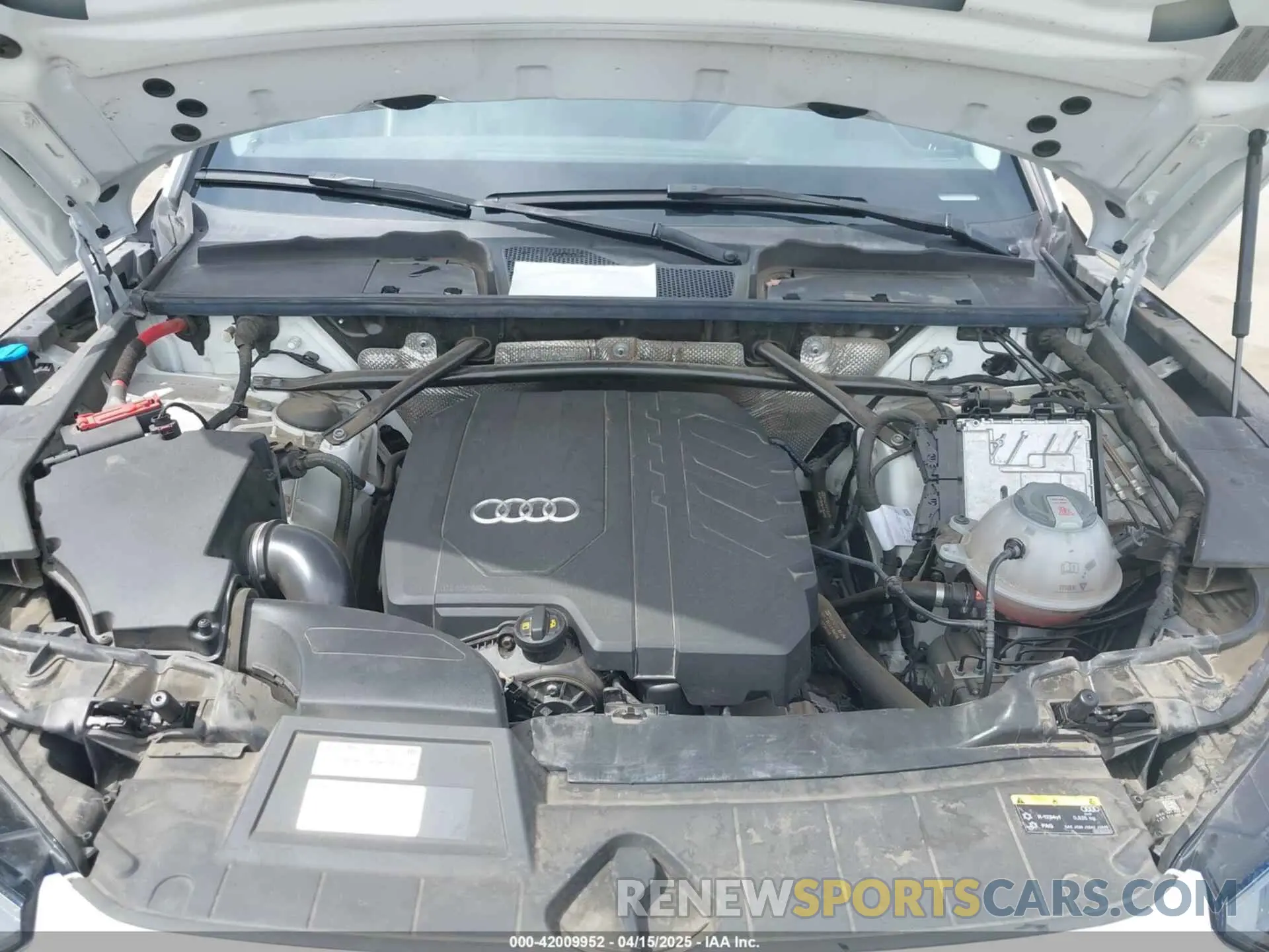 10 Photograph of a damaged car WA1BAAFY0M2069879 AUDI Q5 2021