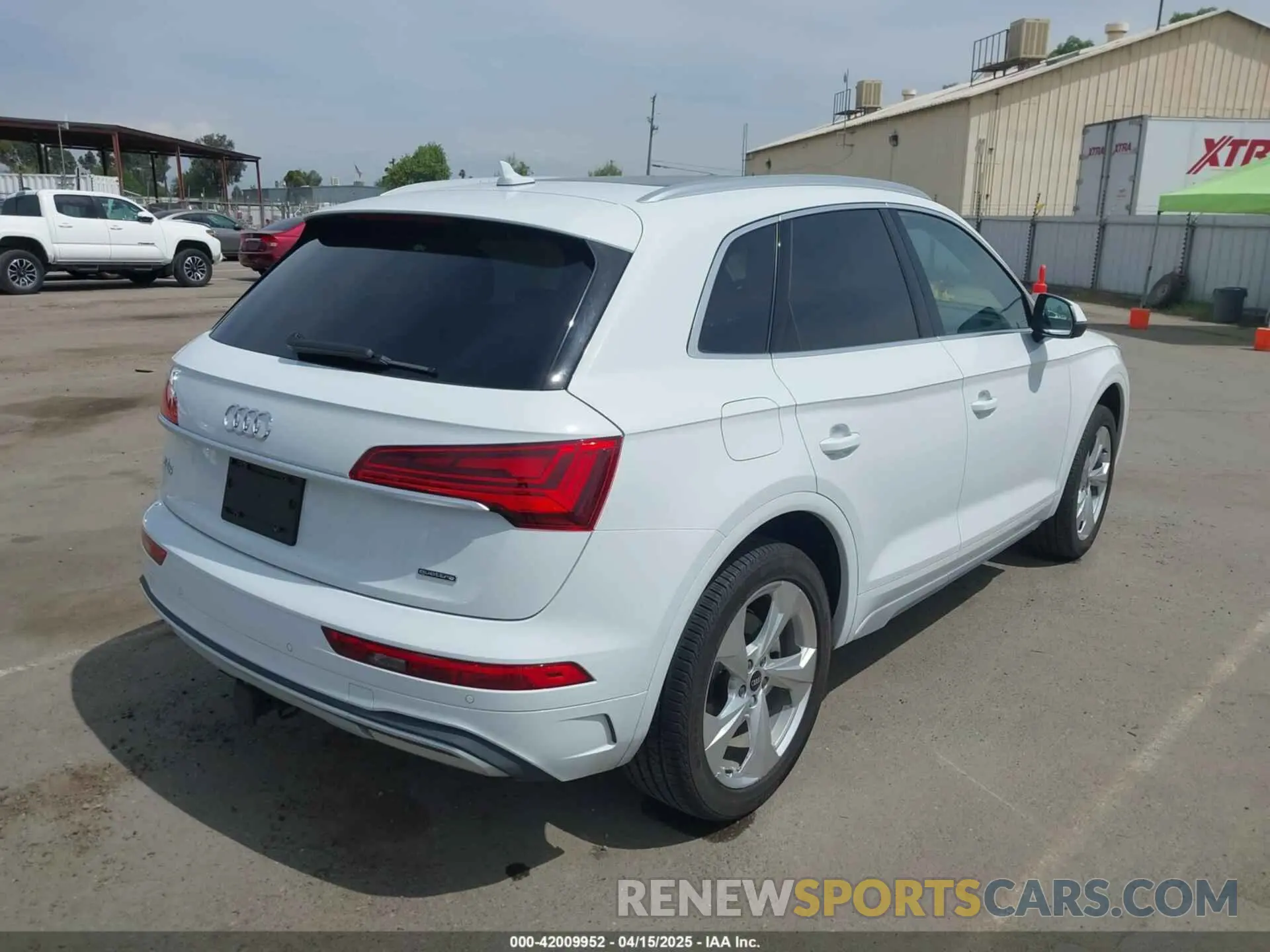 4 Photograph of a damaged car WA1BAAFY0M2069879 AUDI Q5 2021