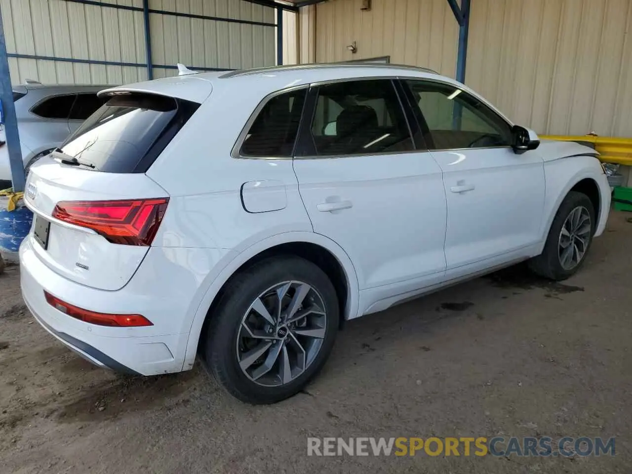 4 Photograph of a damaged car WA1BAAFY0M2104159 AUDI Q5 2021