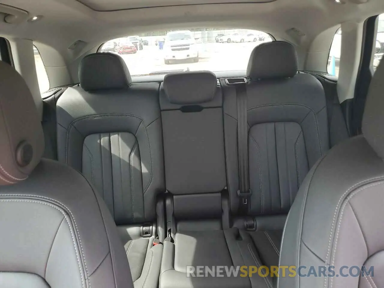 10 Photograph of a damaged car WA1BAAFY0M2127487 AUDI Q5 2021