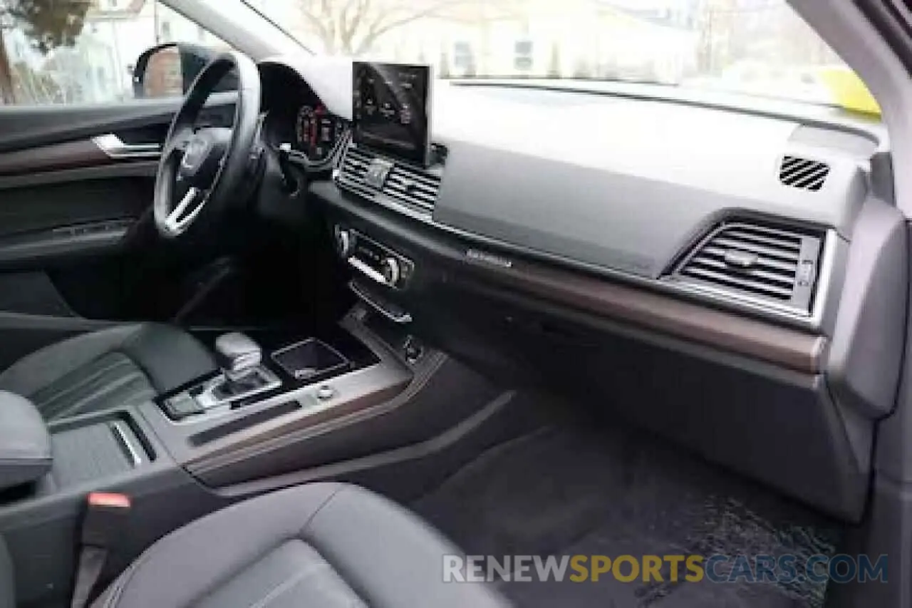 10 Photograph of a damaged car WA1BAAFY0M2131166 AUDI Q5 2021