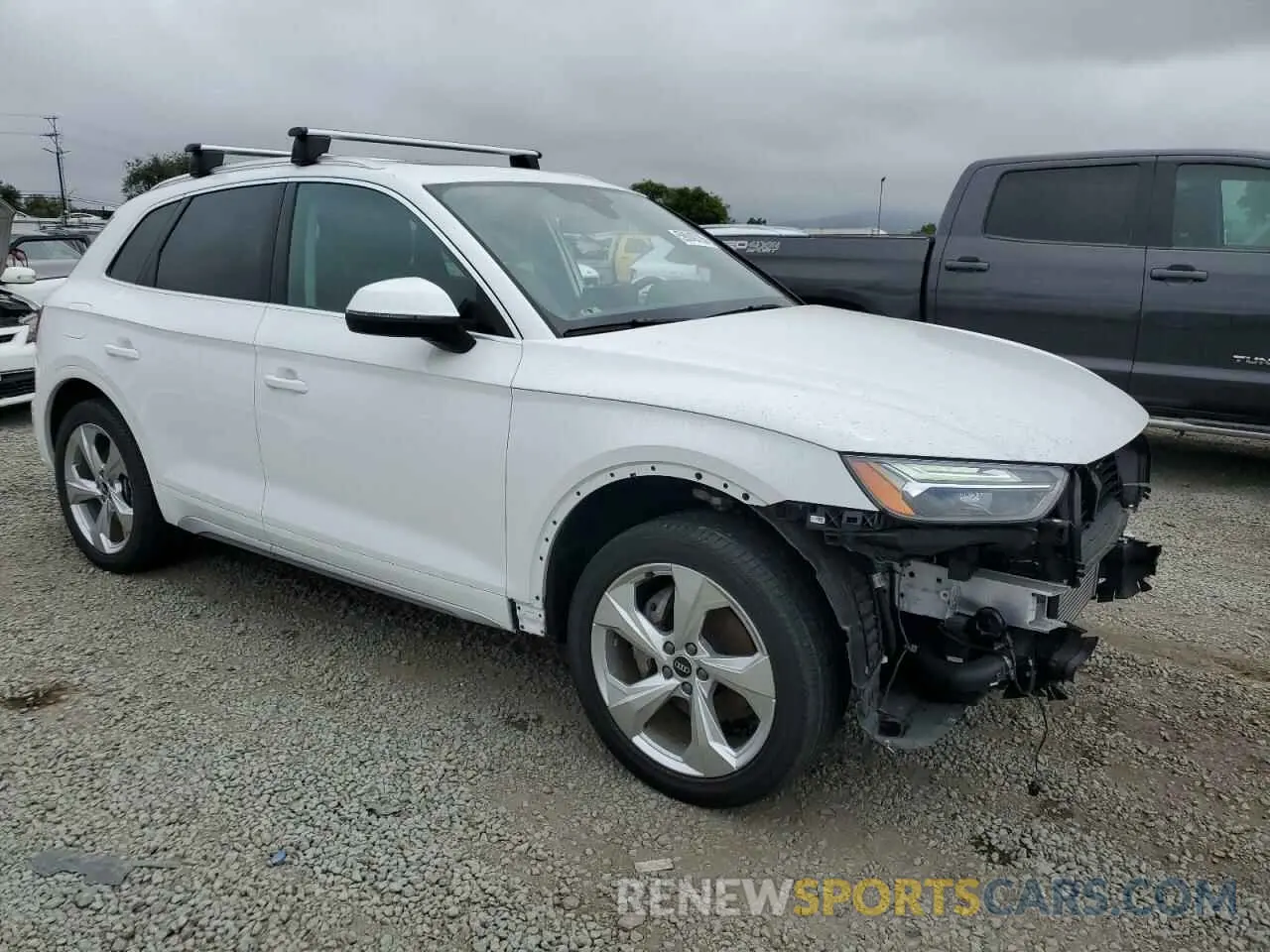 4 Photograph of a damaged car WA1BAAFY1M2016382 AUDI Q5 2021