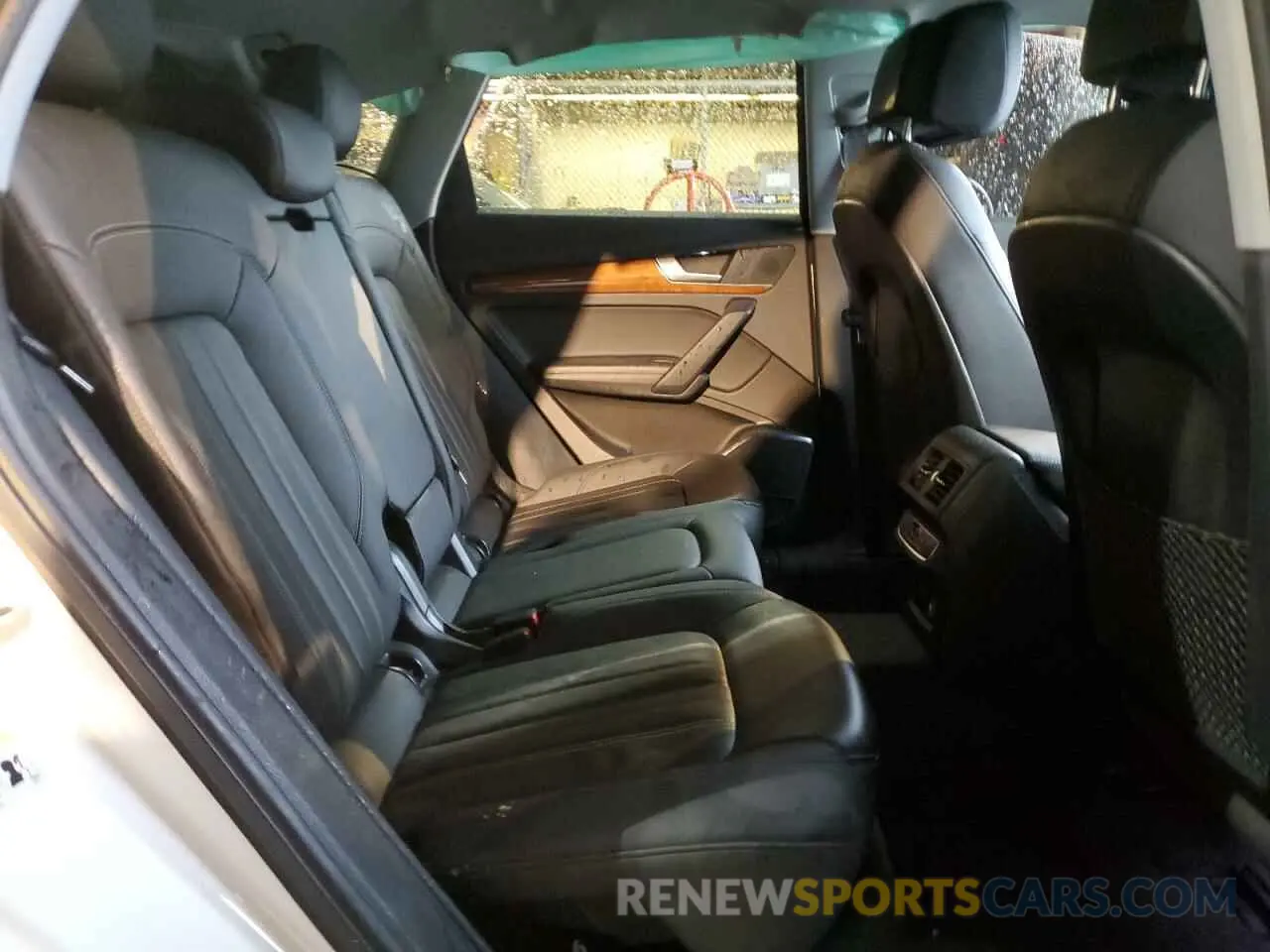 11 Photograph of a damaged car WA1BAAFY1M2108916 AUDI Q5 2021