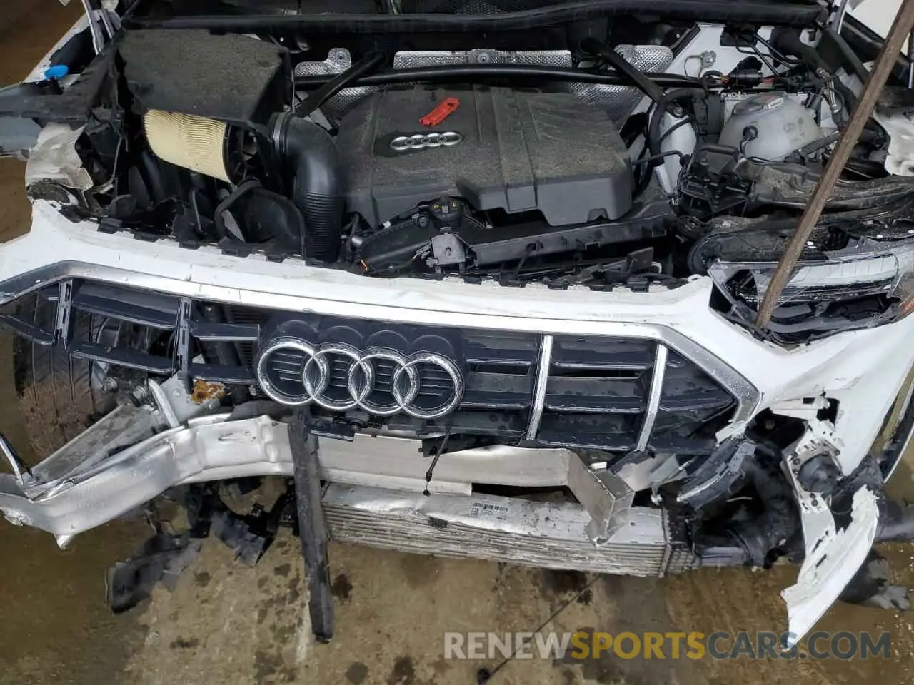 13 Photograph of a damaged car WA1BAAFY1M2108916 AUDI Q5 2021
