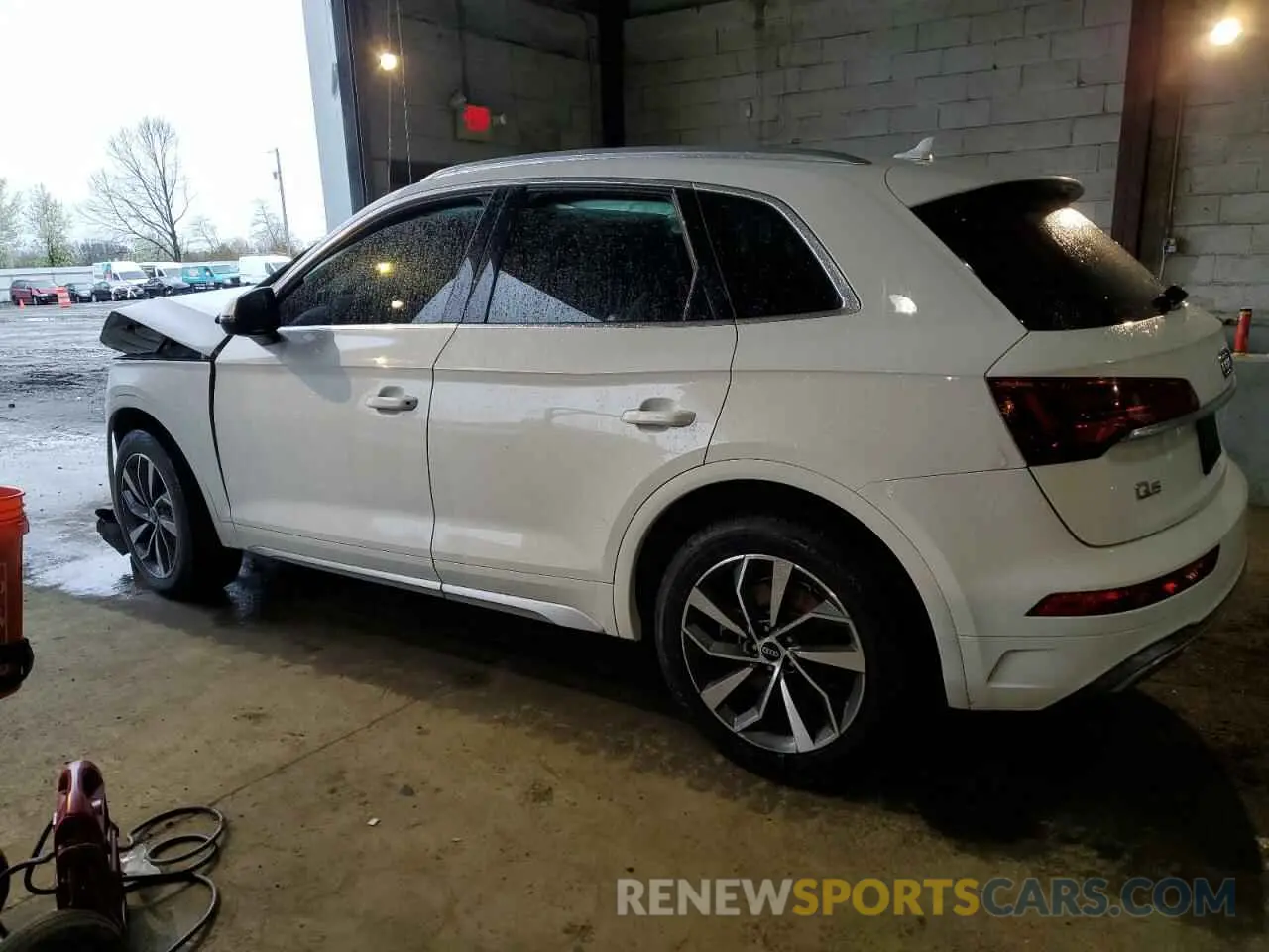 2 Photograph of a damaged car WA1BAAFY1M2108916 AUDI Q5 2021