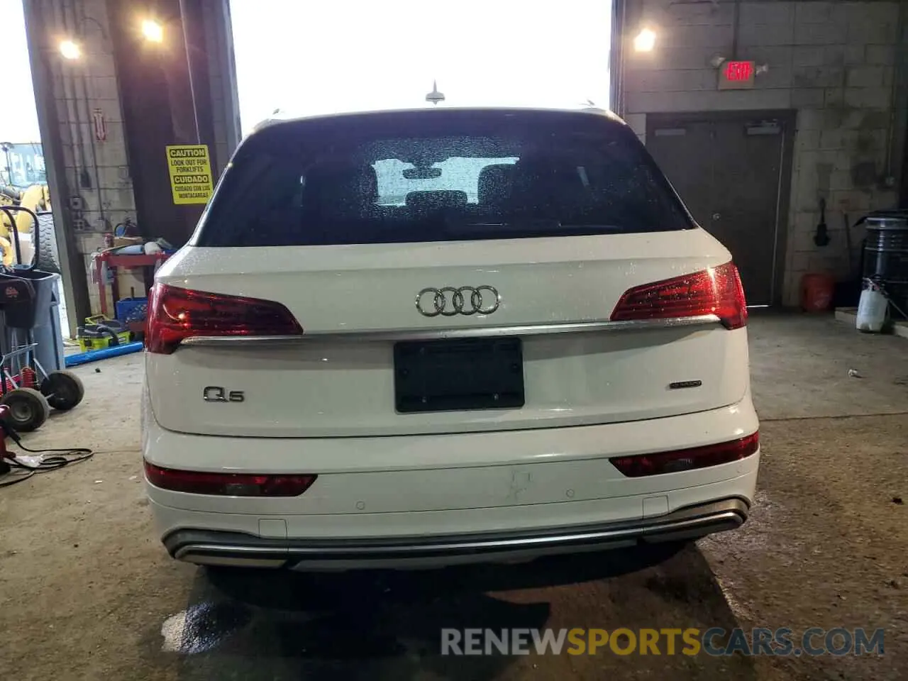 6 Photograph of a damaged car WA1BAAFY1M2108916 AUDI Q5 2021