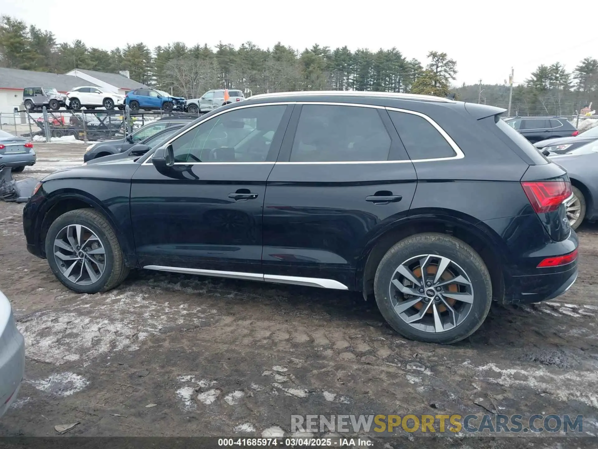 14 Photograph of a damaged car WA1BAAFY1M2113680 AUDI Q5 2021