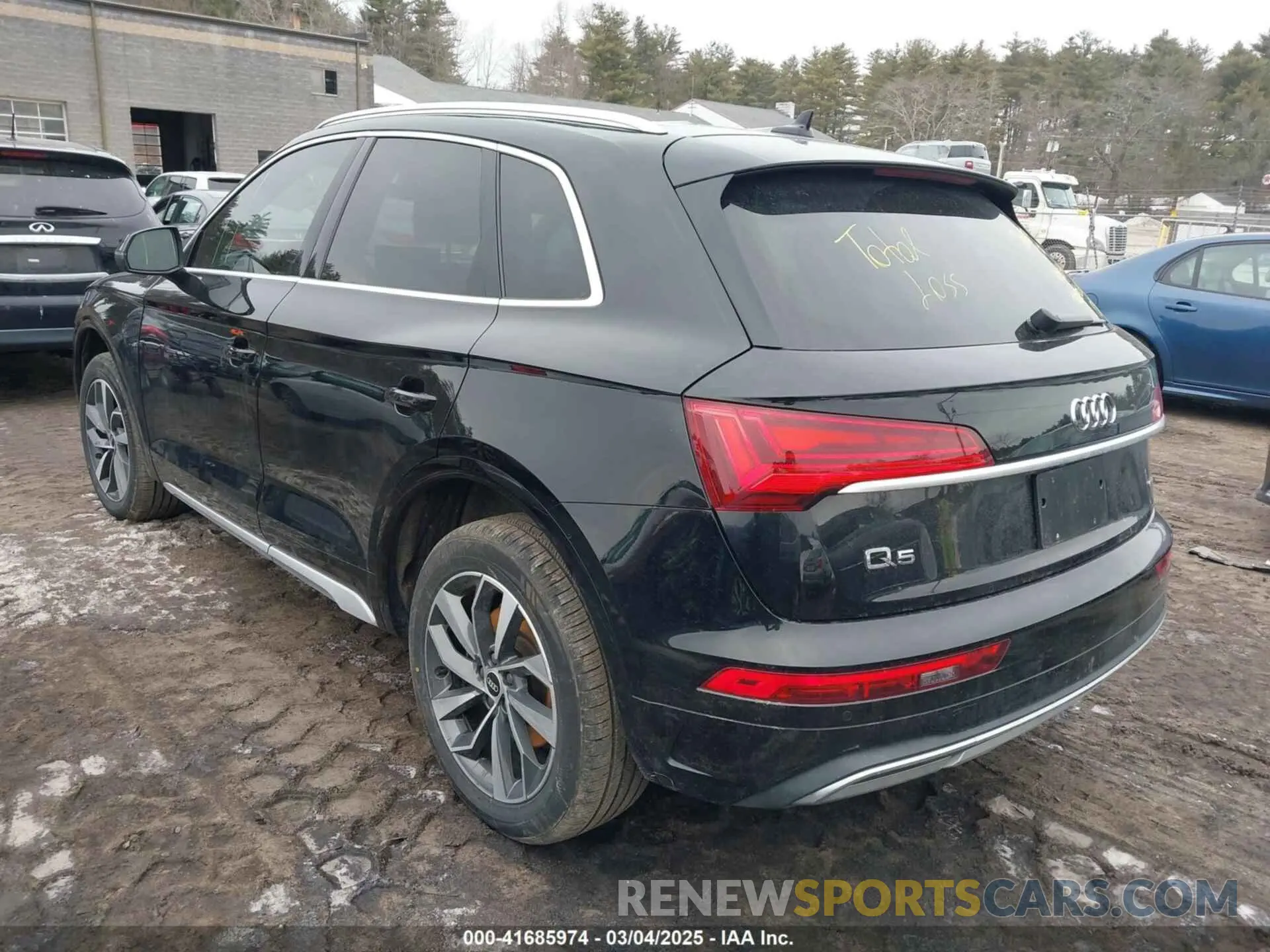 3 Photograph of a damaged car WA1BAAFY1M2113680 AUDI Q5 2021