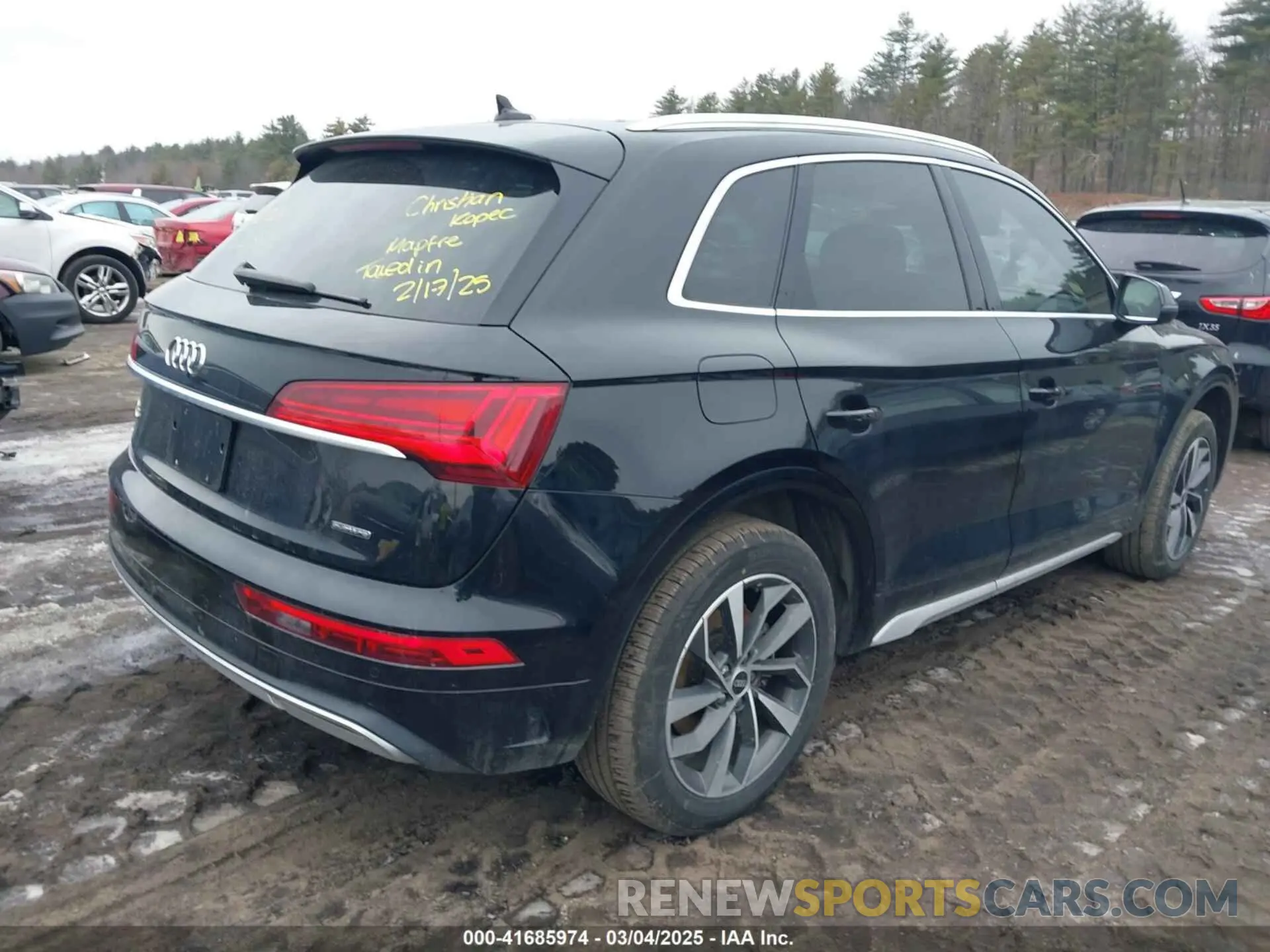 4 Photograph of a damaged car WA1BAAFY1M2113680 AUDI Q5 2021