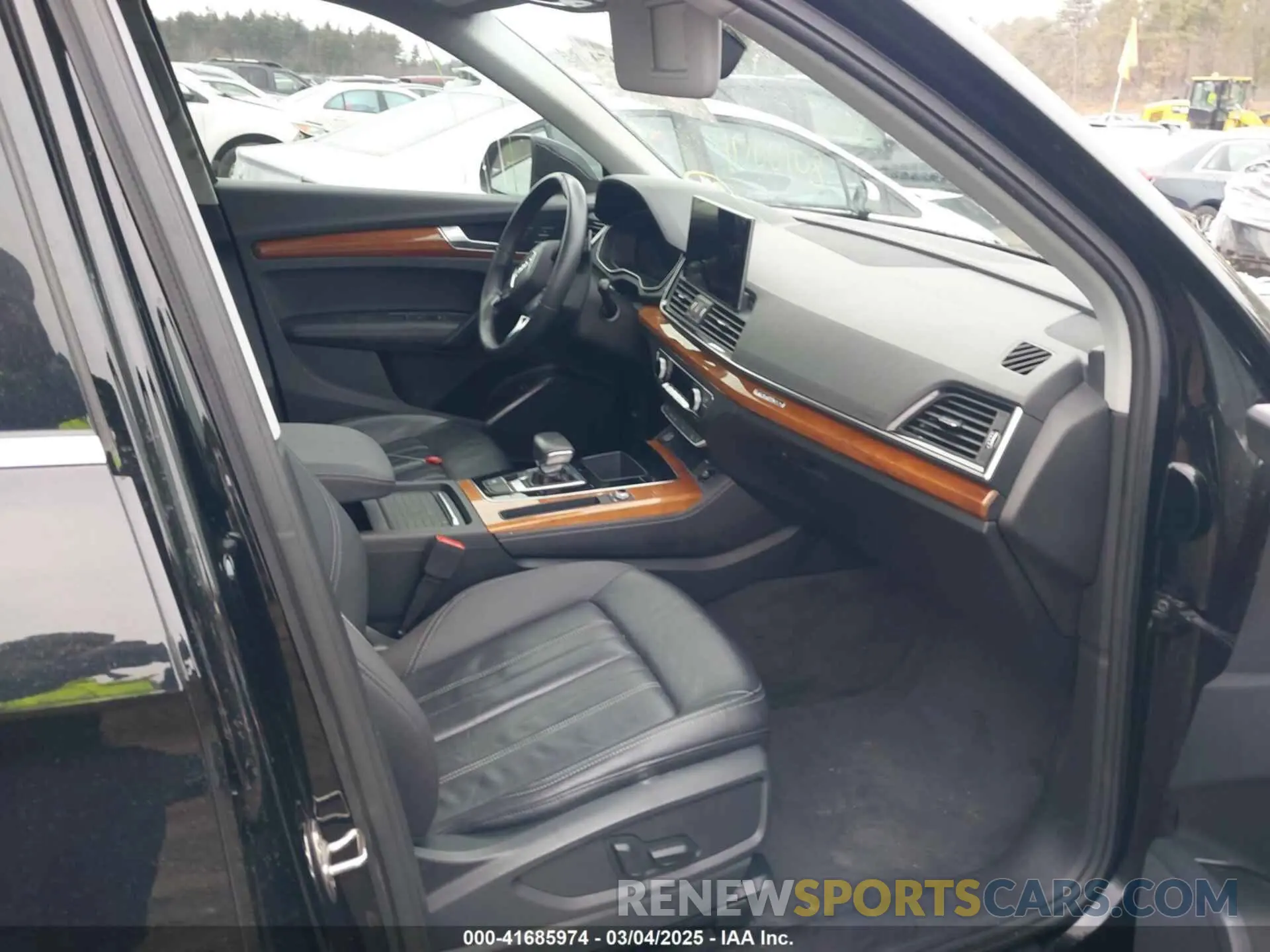 5 Photograph of a damaged car WA1BAAFY1M2113680 AUDI Q5 2021