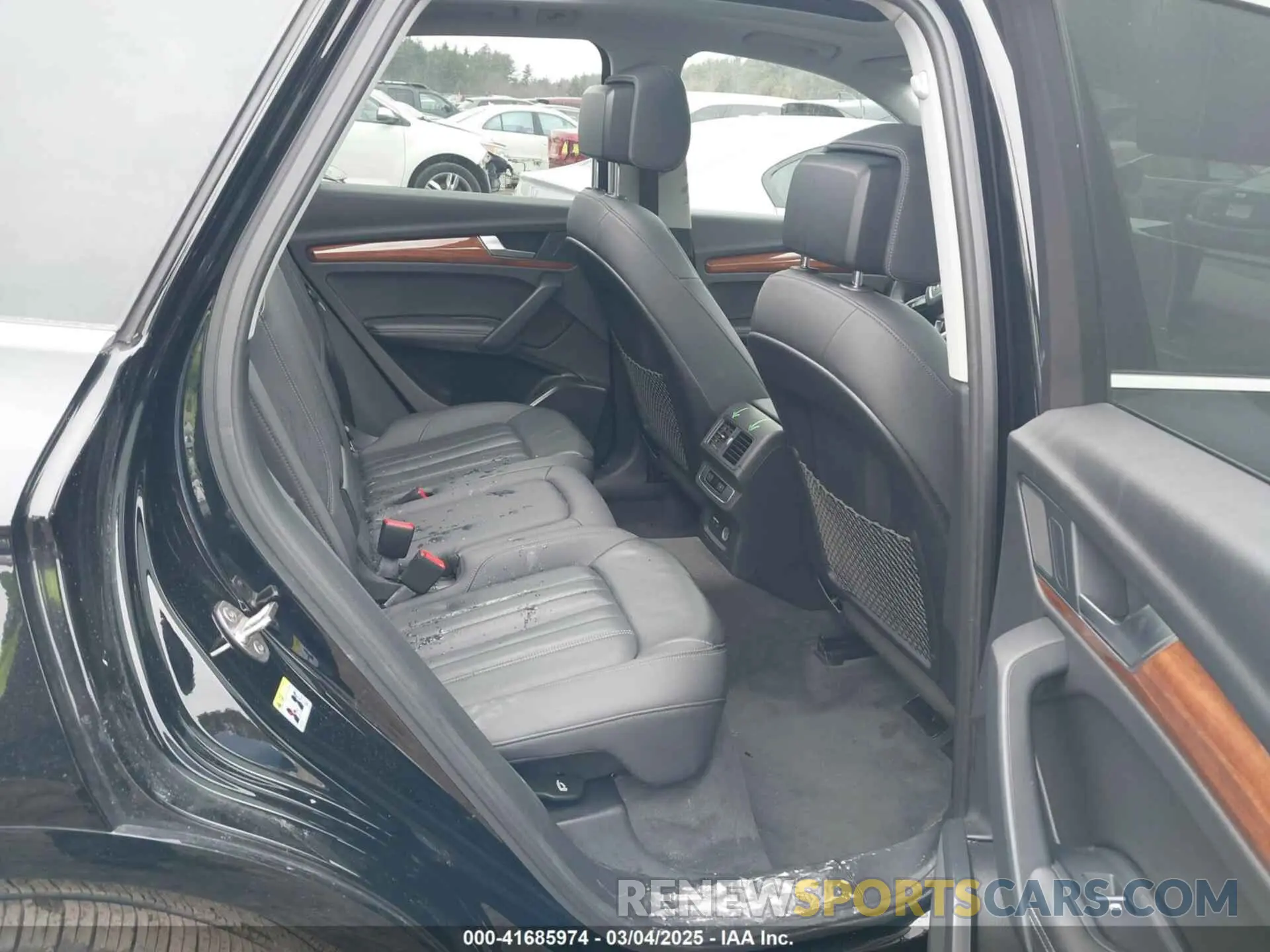 8 Photograph of a damaged car WA1BAAFY1M2113680 AUDI Q5 2021