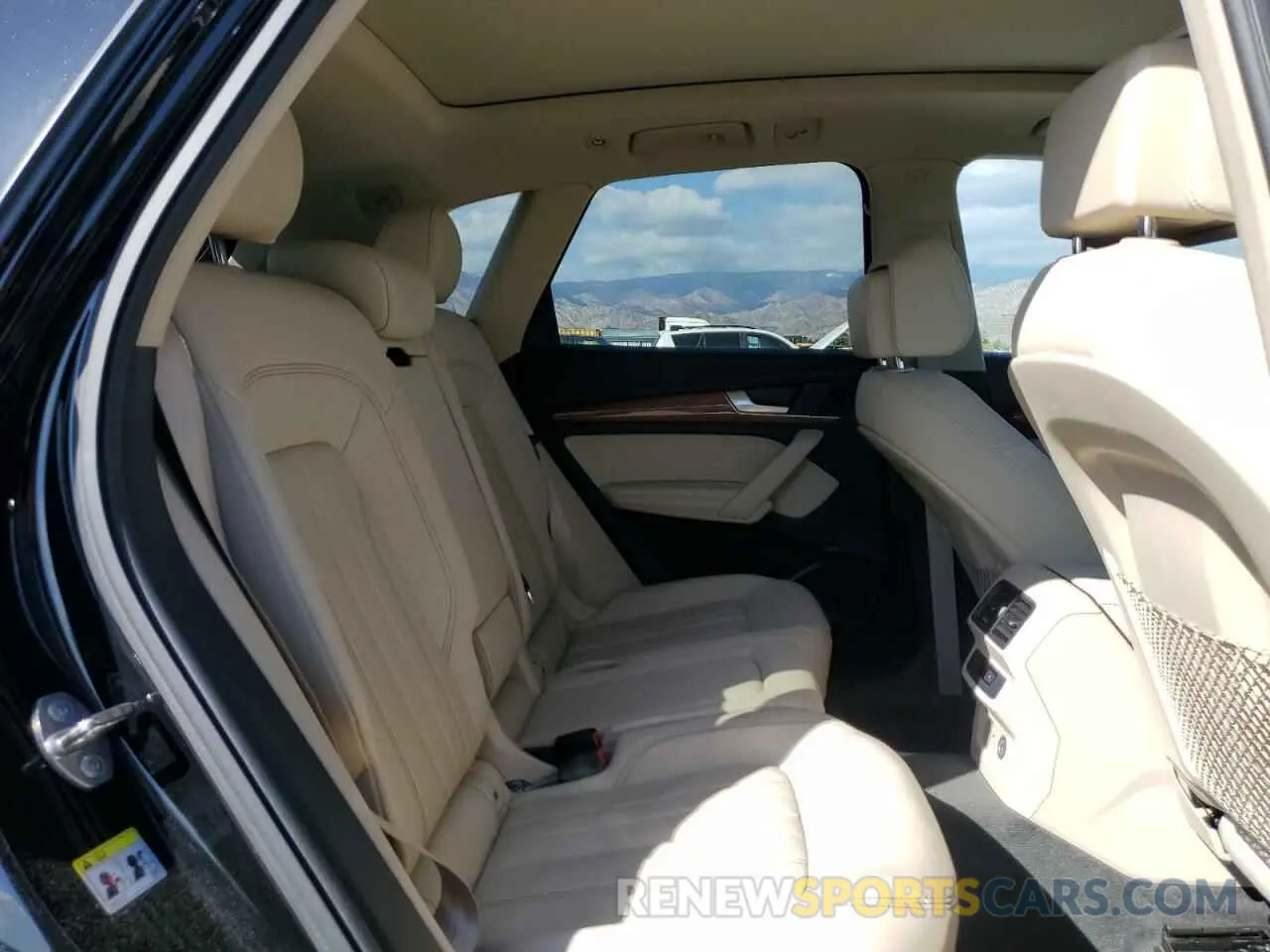 11 Photograph of a damaged car WA1BAAFY1M2134979 AUDI Q5 2021
