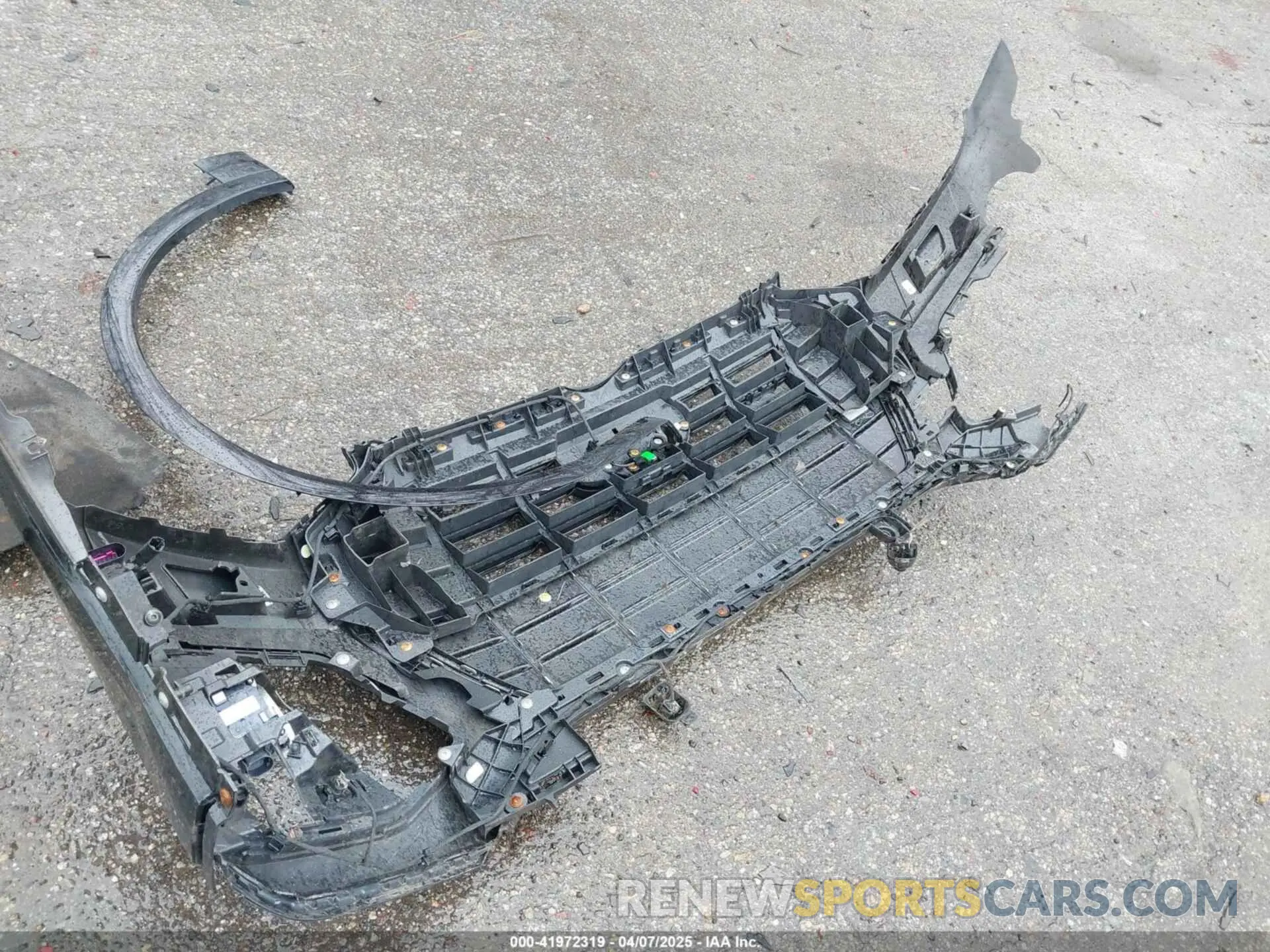12 Photograph of a damaged car WA1BAAFY2M2052680 AUDI Q5 2021