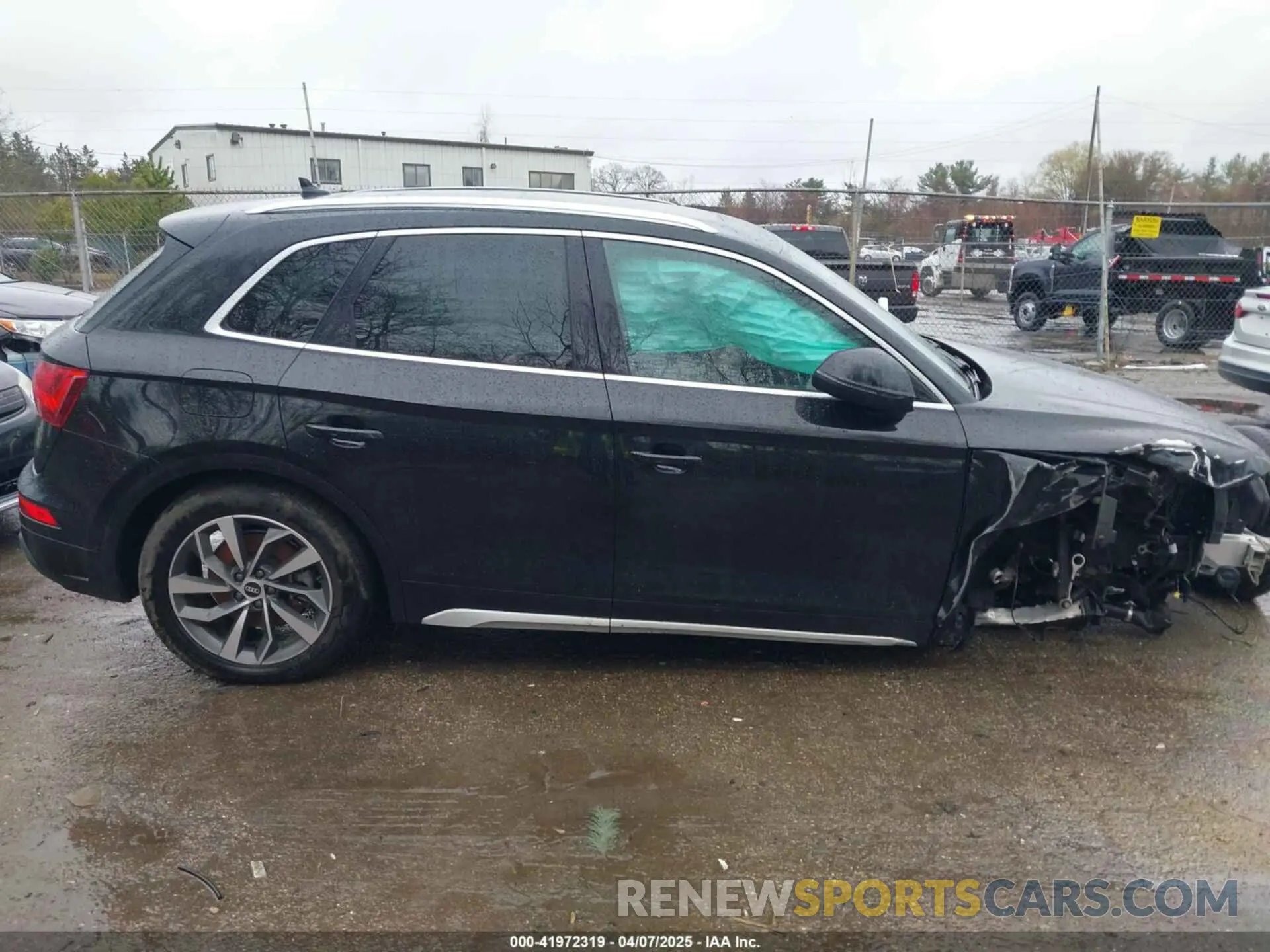 14 Photograph of a damaged car WA1BAAFY2M2052680 AUDI Q5 2021