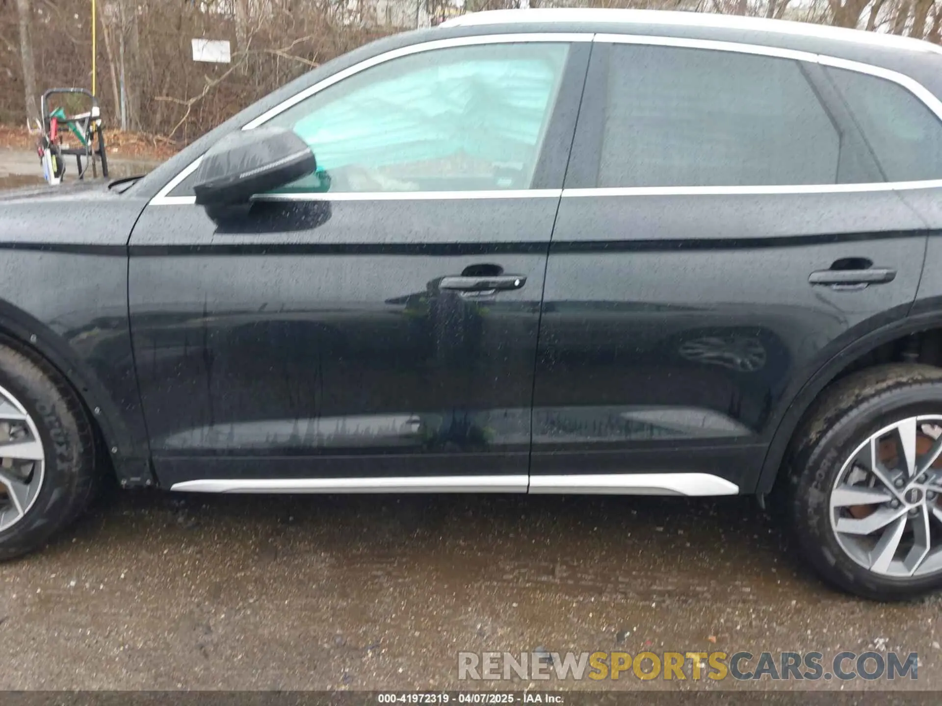 15 Photograph of a damaged car WA1BAAFY2M2052680 AUDI Q5 2021