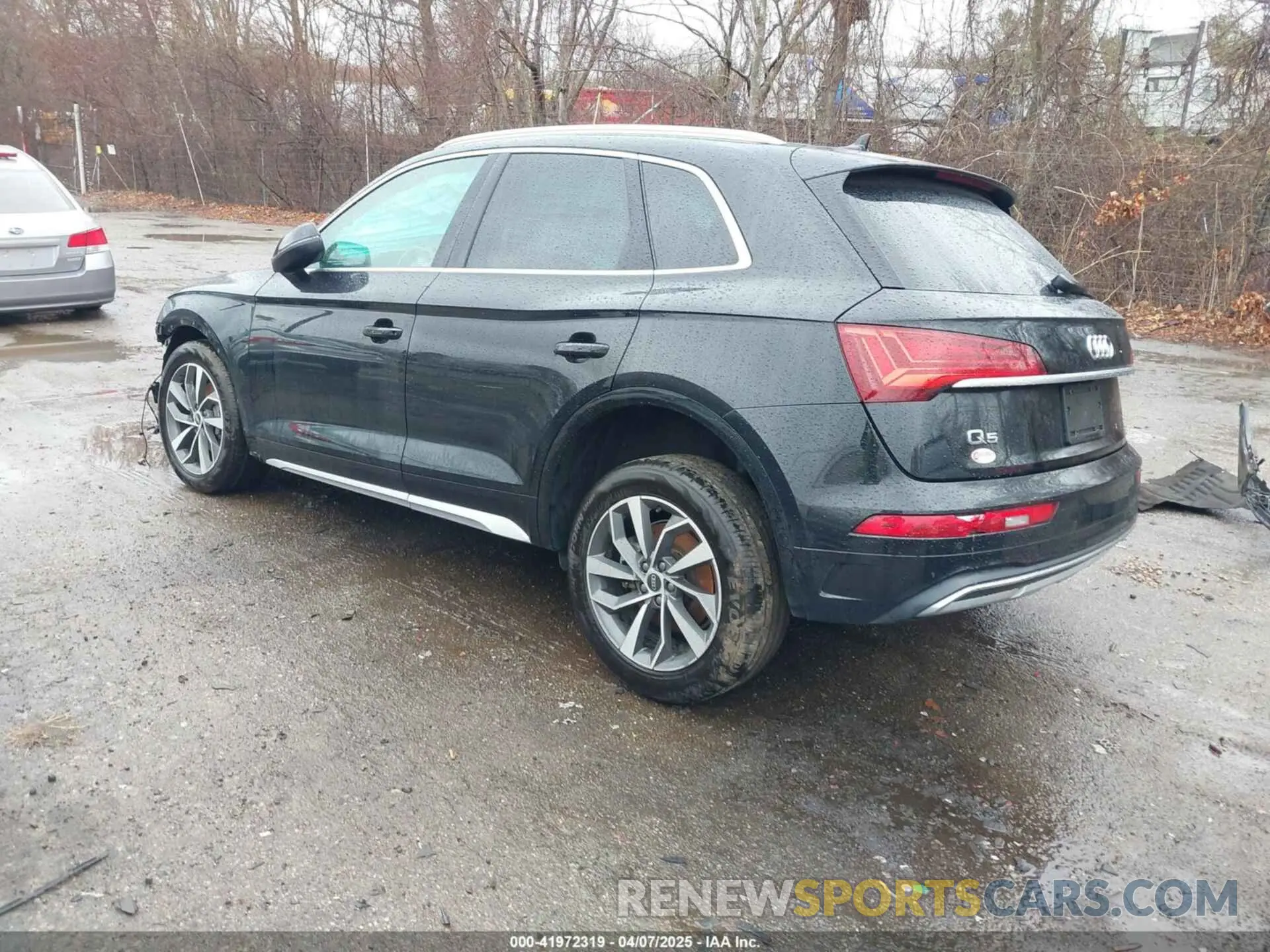 3 Photograph of a damaged car WA1BAAFY2M2052680 AUDI Q5 2021