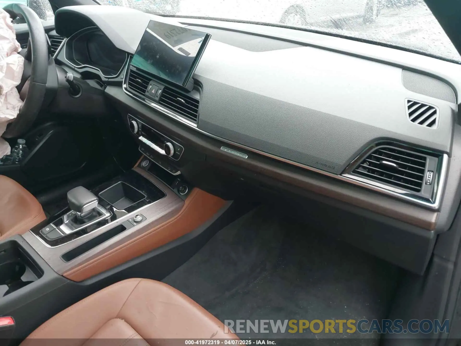 5 Photograph of a damaged car WA1BAAFY2M2052680 AUDI Q5 2021
