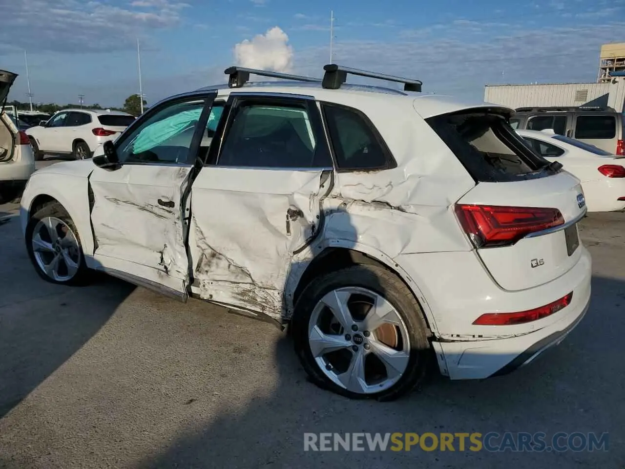 2 Photograph of a damaged car WA1BAAFY2M2060195 AUDI Q5 2021