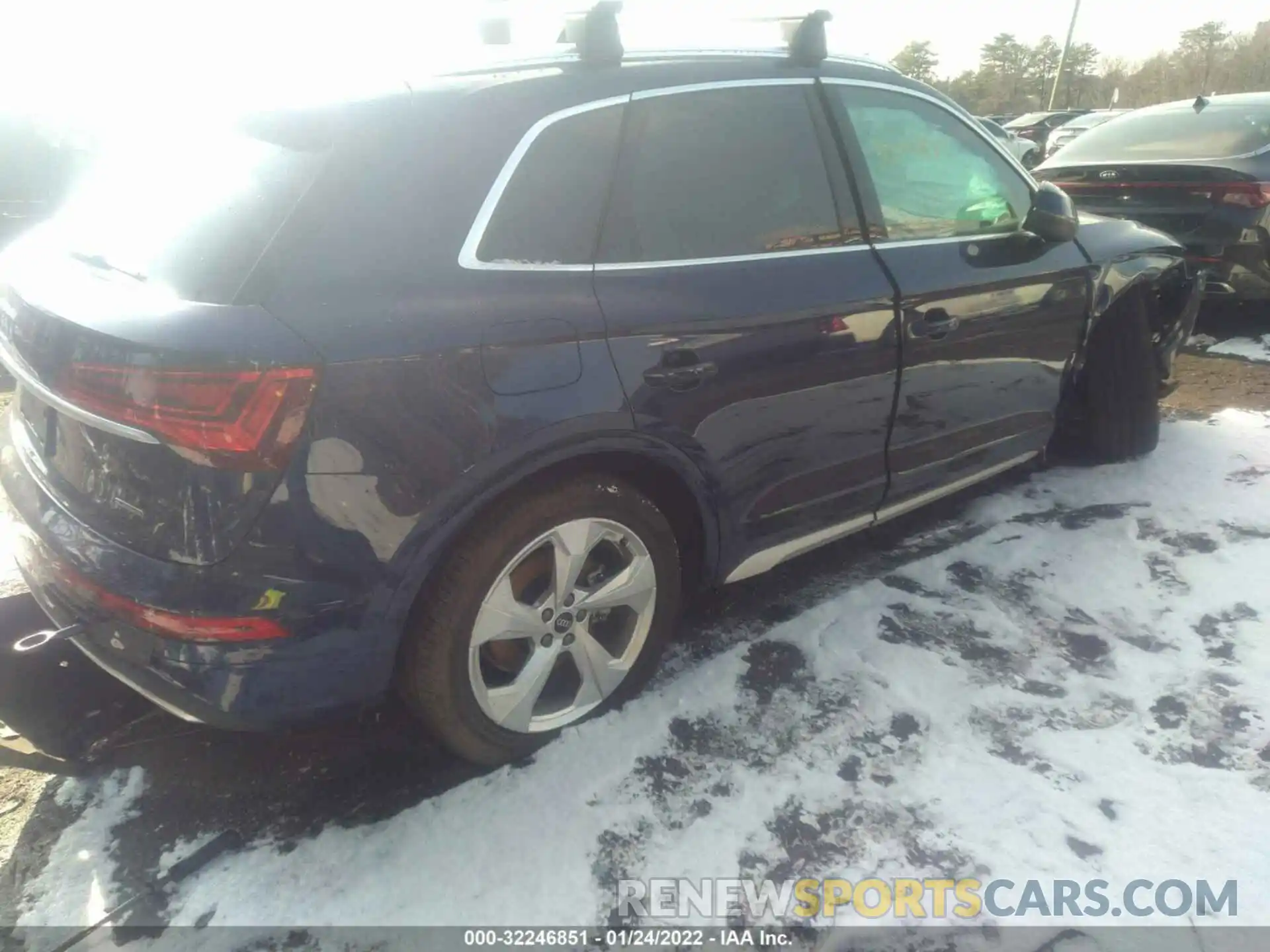 4 Photograph of a damaged car WA1BAAFY2M2060665 AUDI Q5 2021